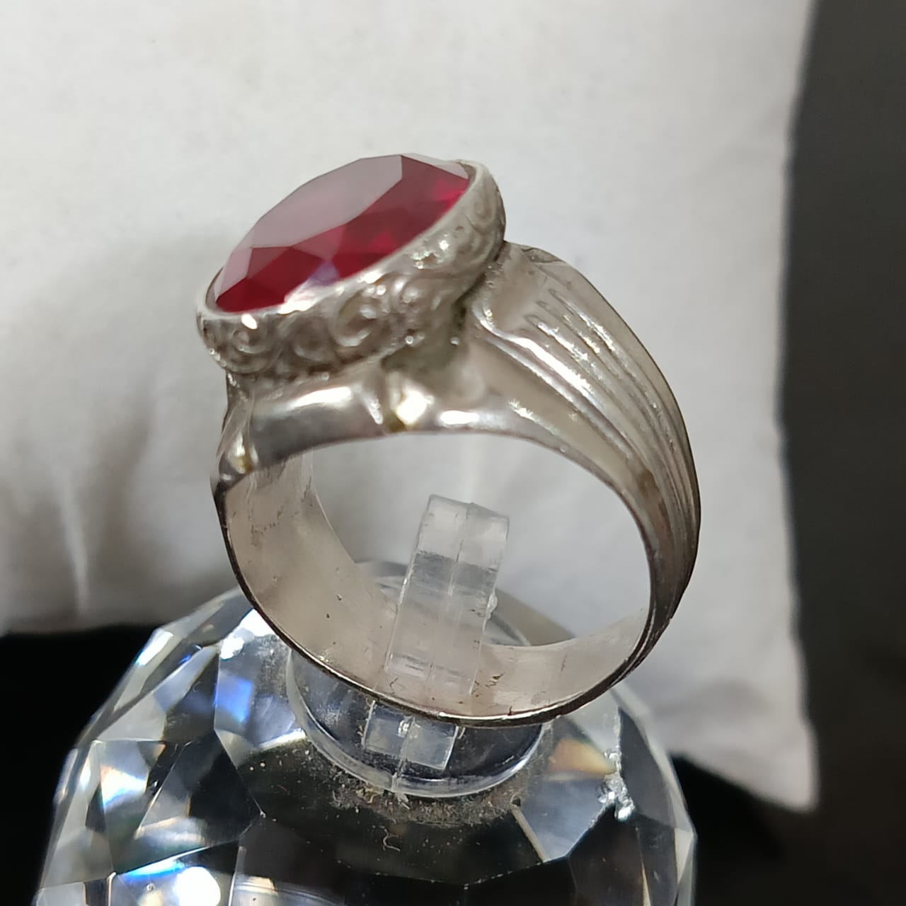 خاتم فضة بحجر ياقوت