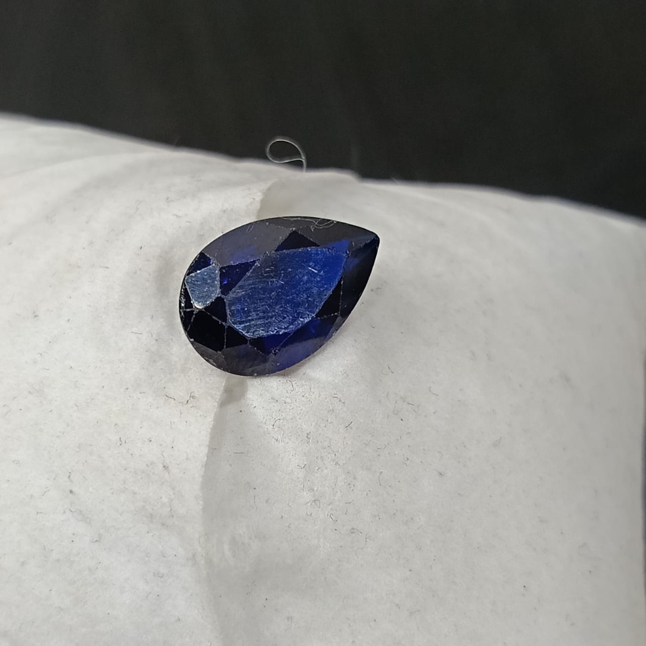 فص حجر سفير أزرق