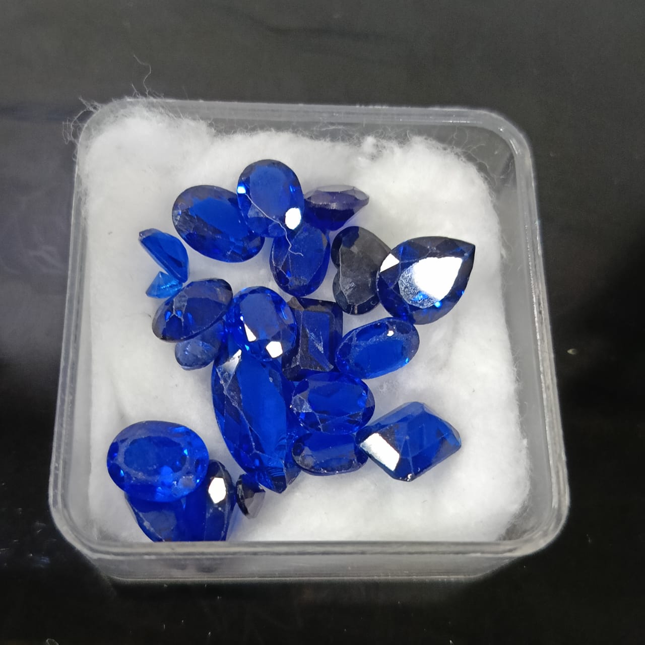 فصوص حجر سفير أزرق