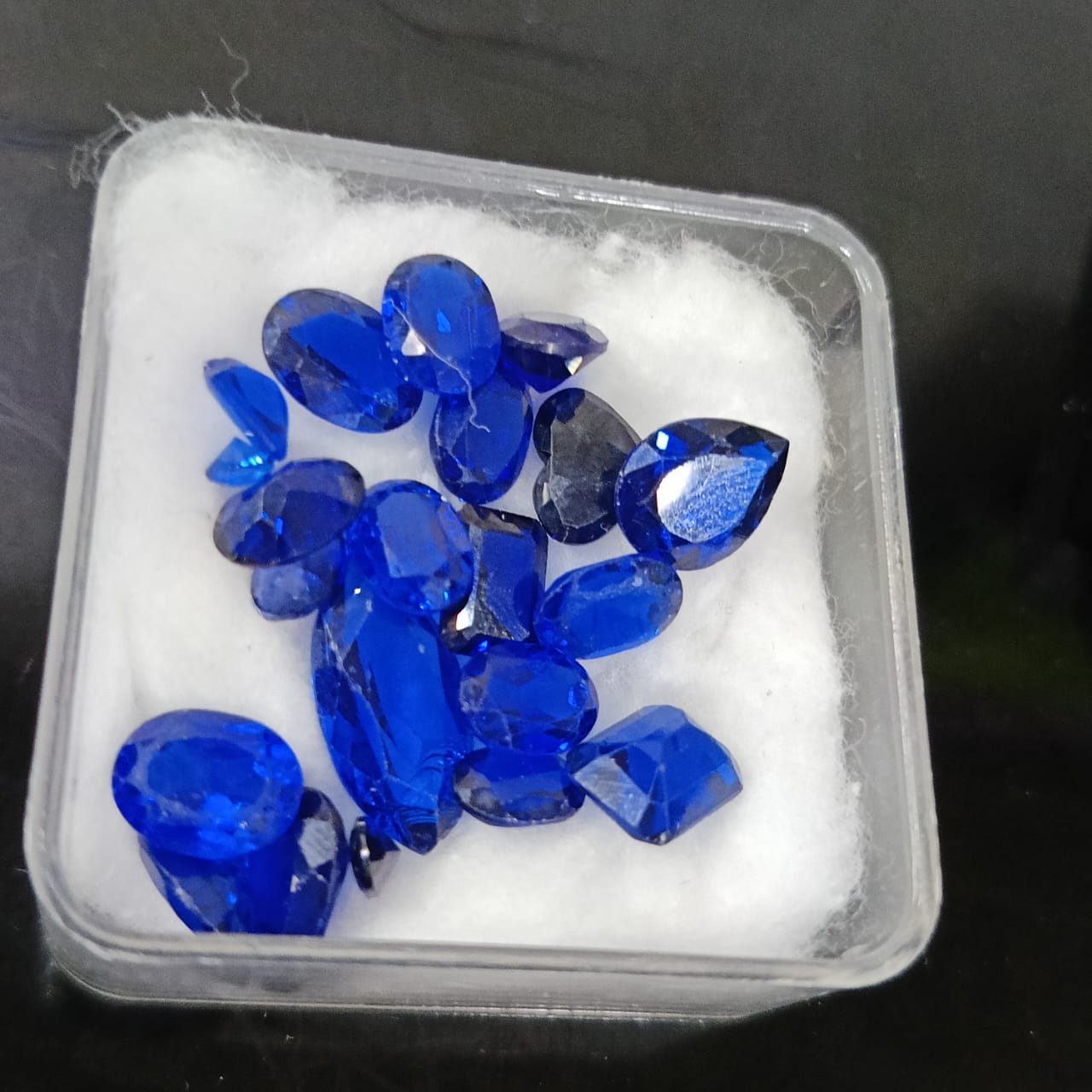 فصوص حجر سفير أزرق