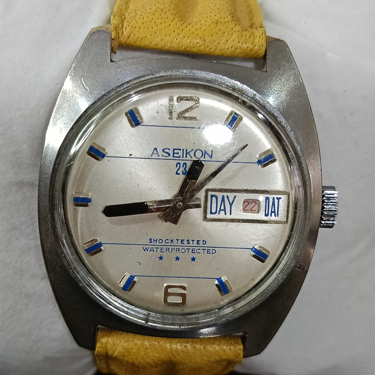 Montre aseikon mécanique vintage rare