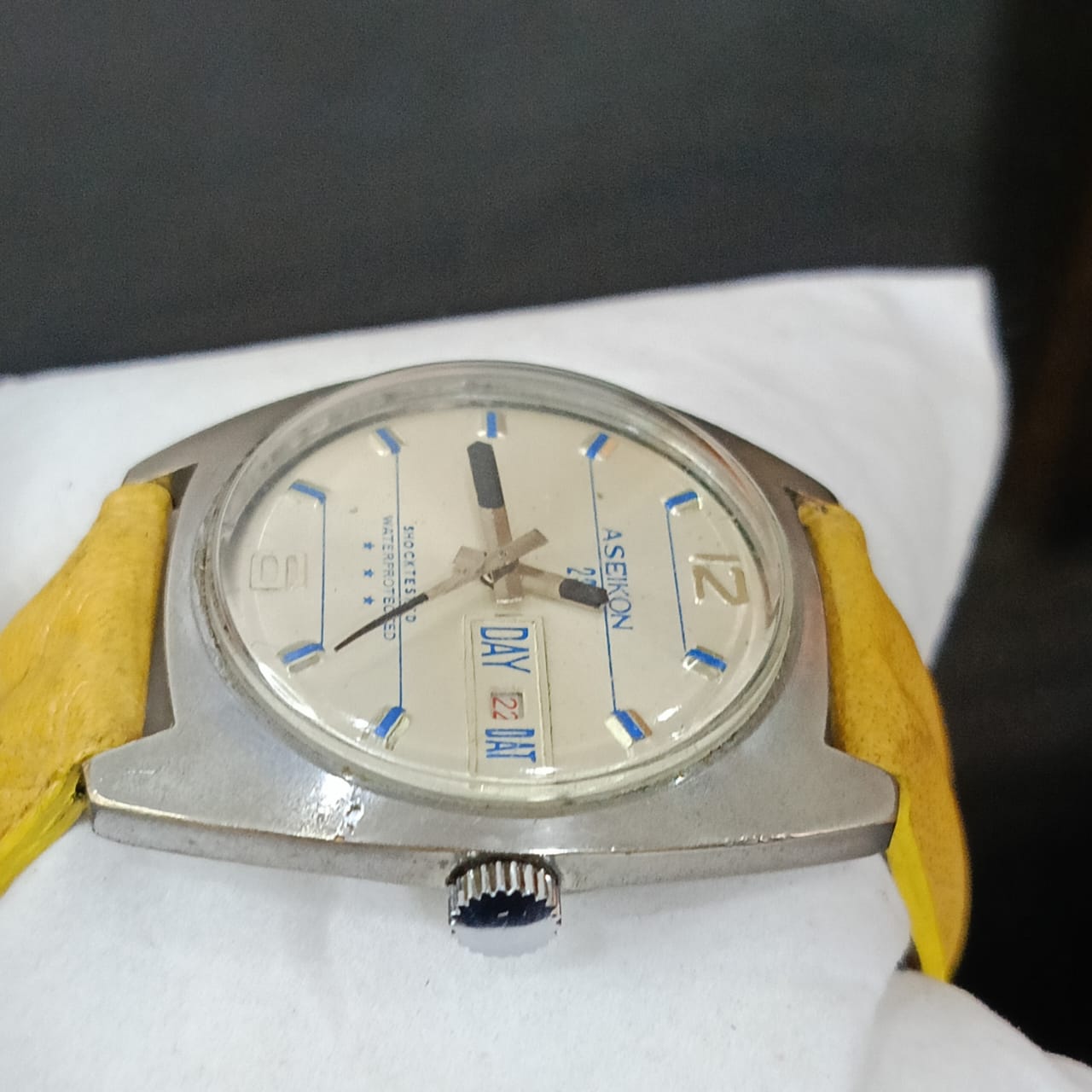 Montre aseikon mécanique vintage rare