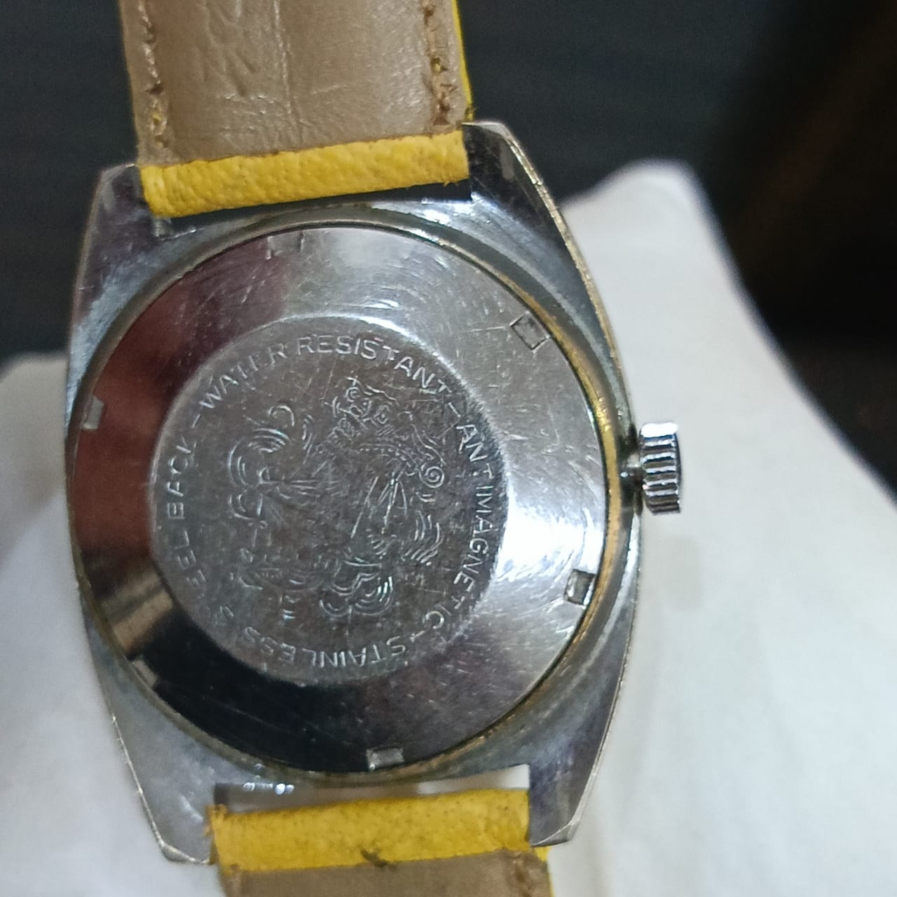 Montre aseikon mécanique vintage rare