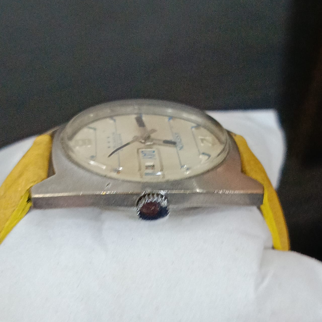 Montre aseikon mécanique vintage rare