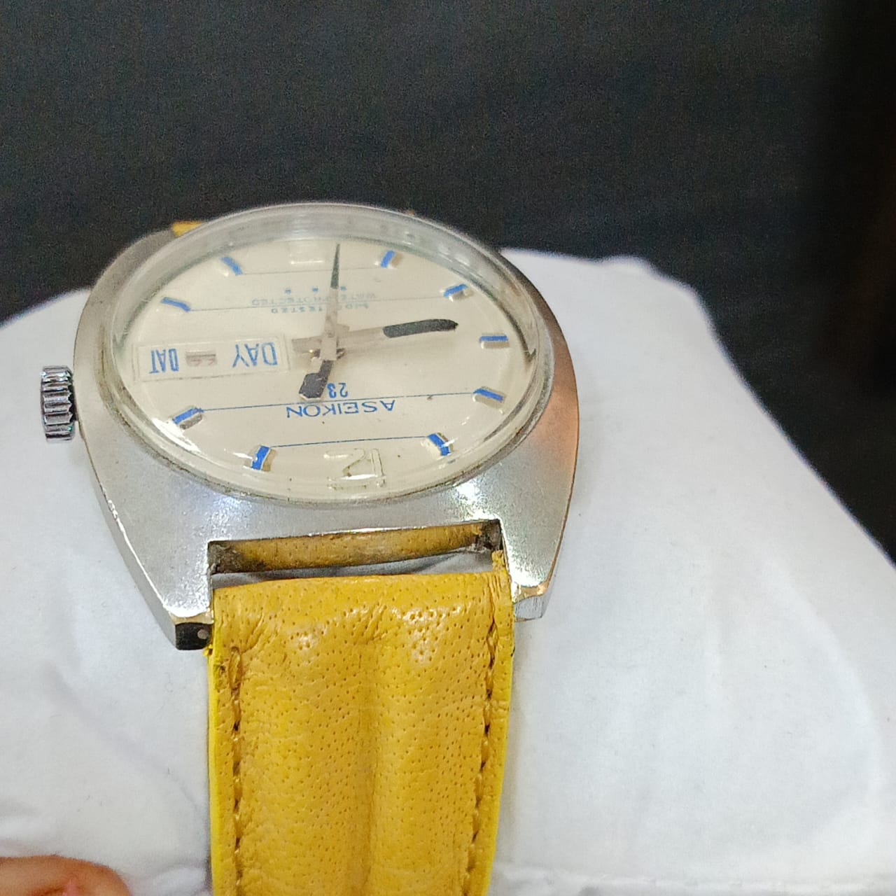 Montre aseikon mécanique vintage rare