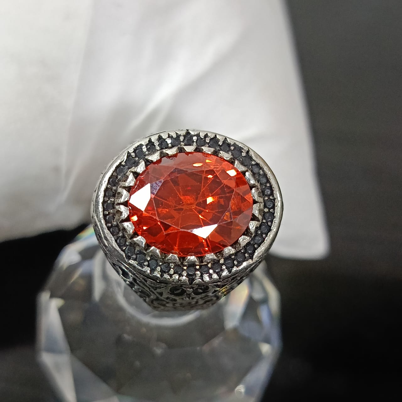 خاتم فضة بحجر توباز طبيعي