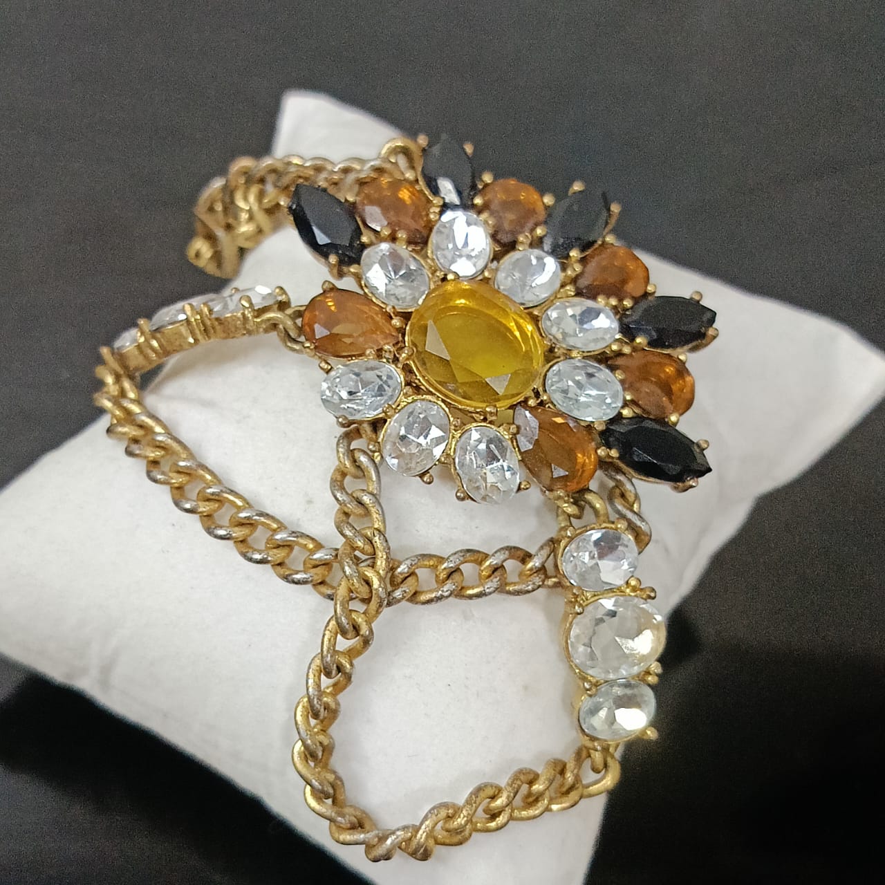 سلسلة نحاس قديمة تخفة