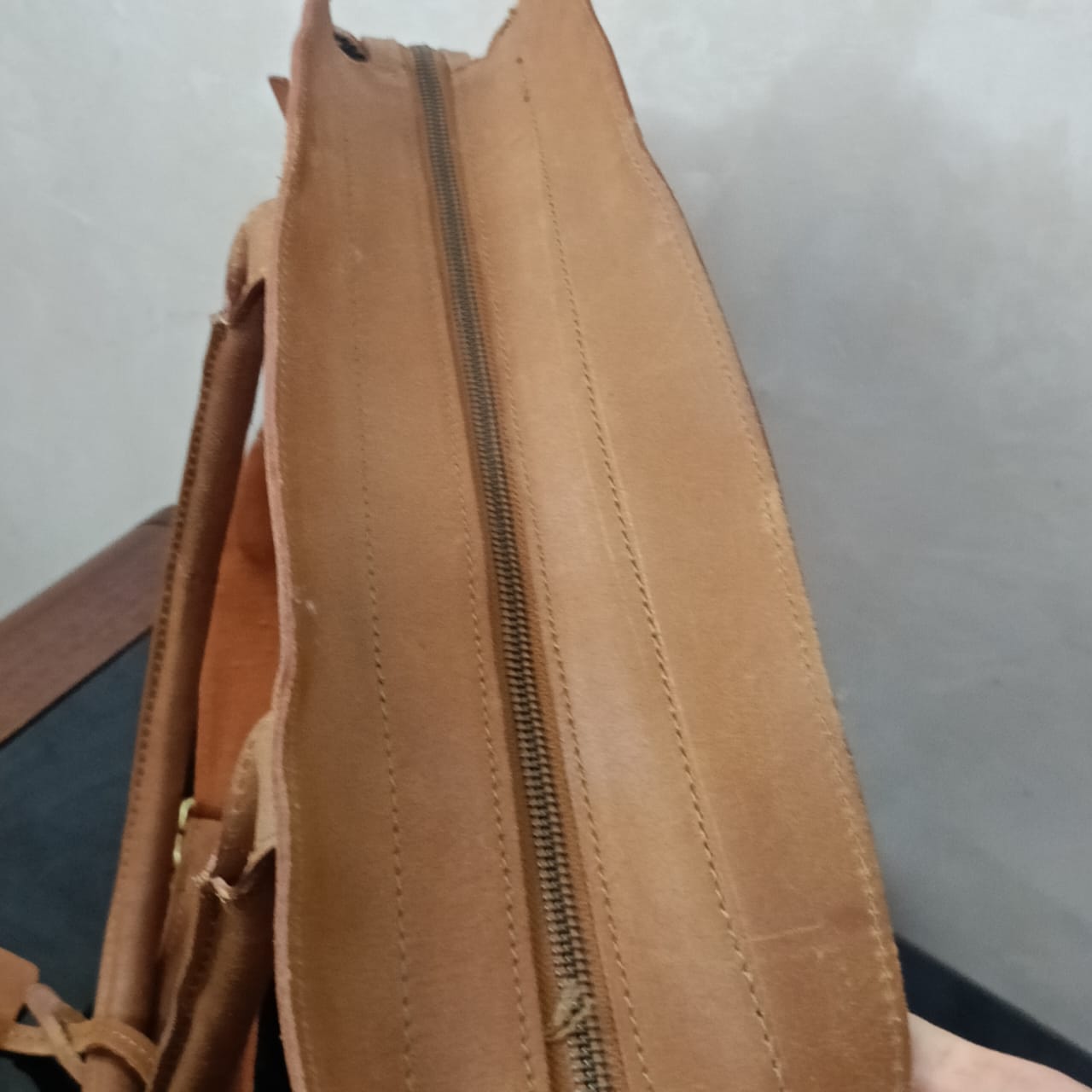 محفظة كبيرة أنتيك تحفة من الجلد الحر