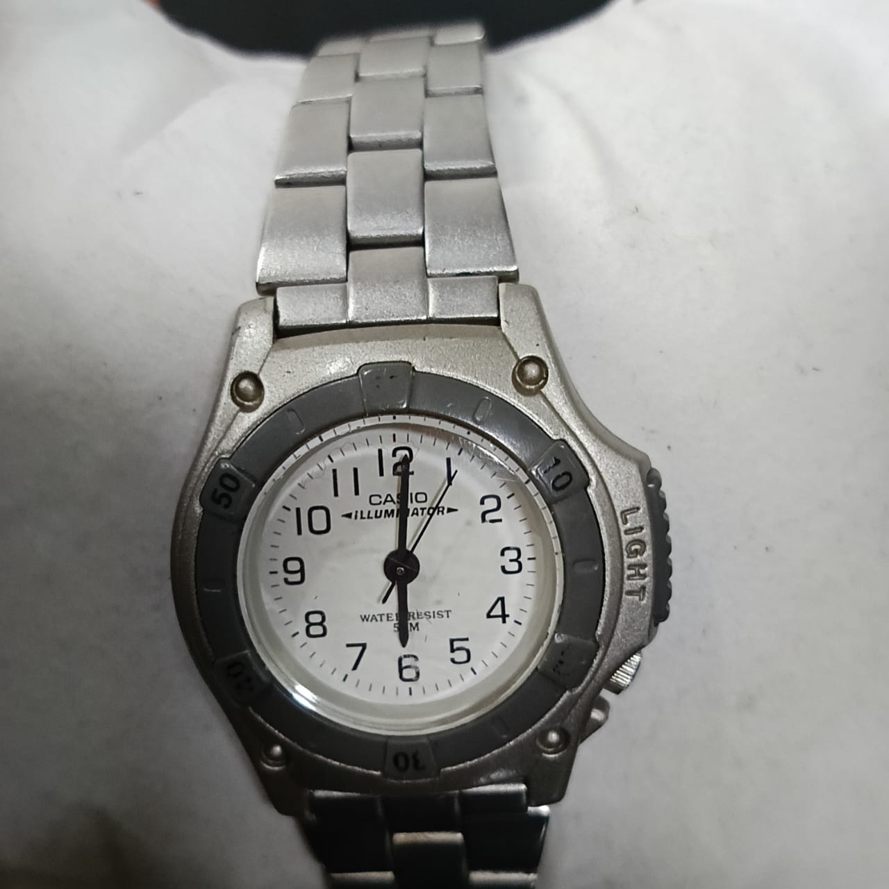 Montre casio illuminator femme original