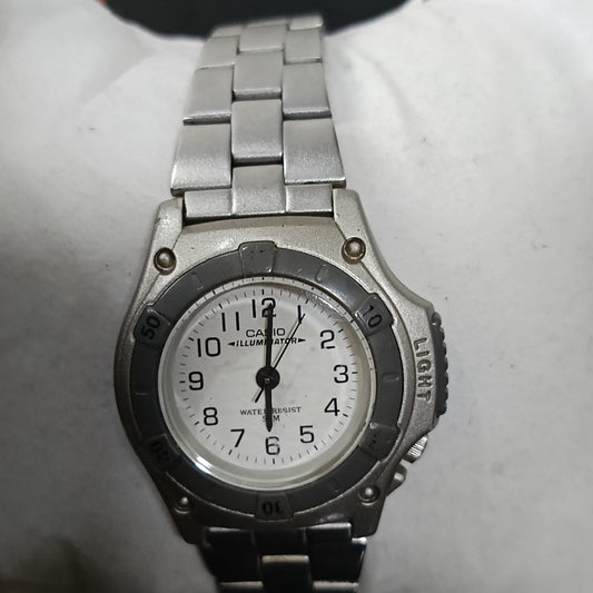 Montre casio illuminator femme original