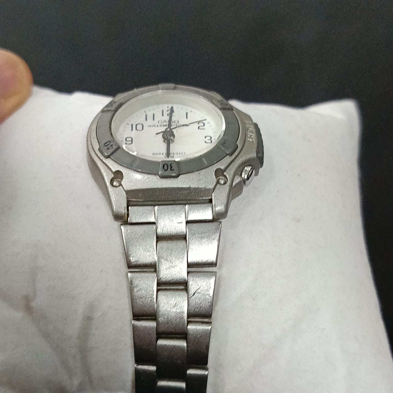 Montre casio illuminator femme original