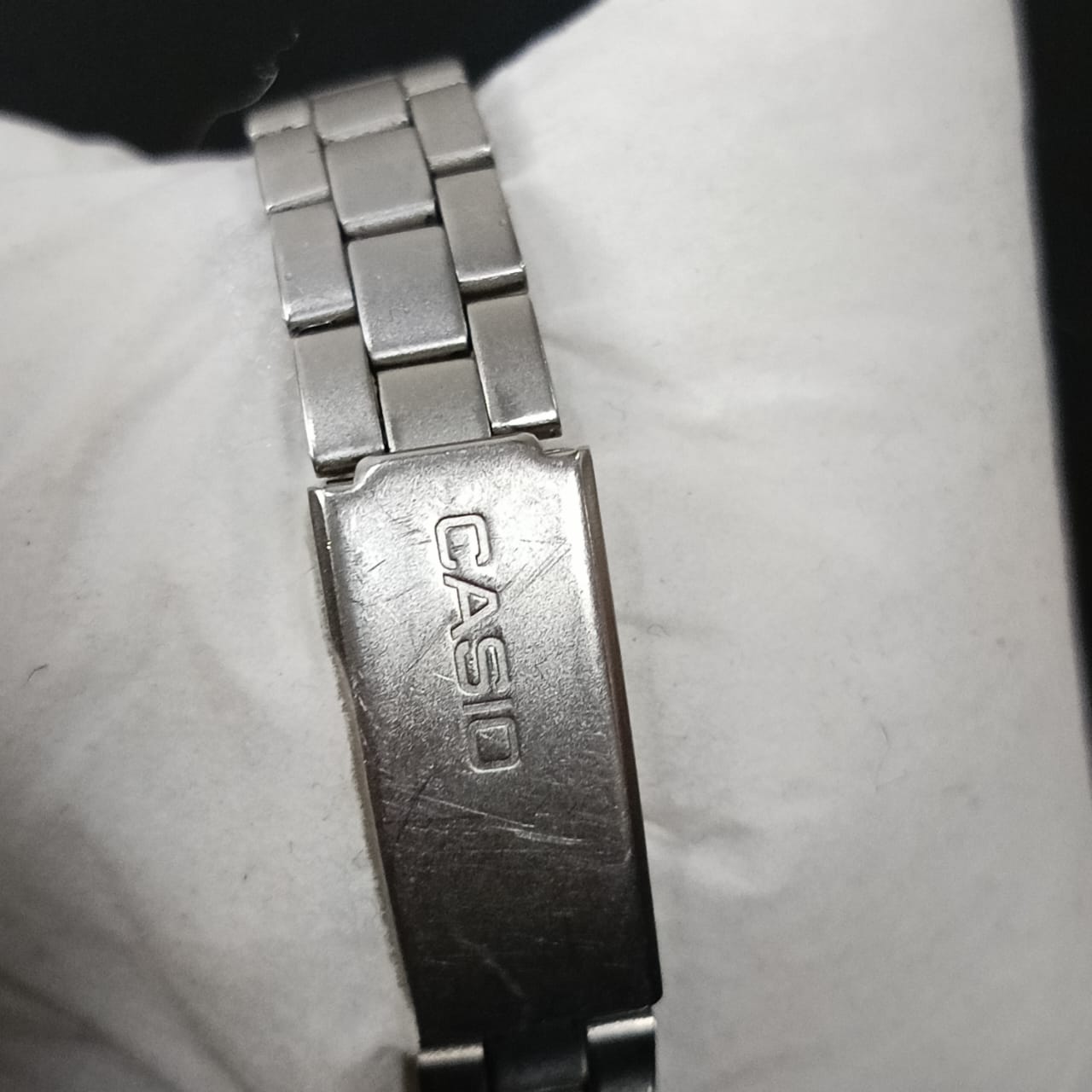 Montre casio illuminator femme original