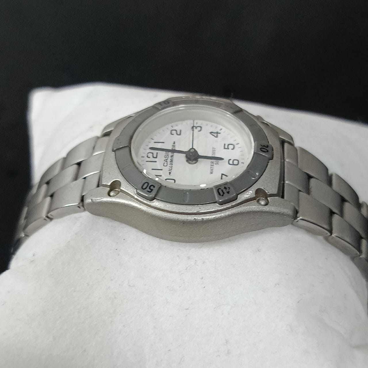 Montre casio illuminator femme original