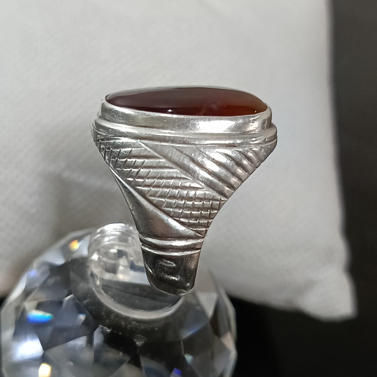 خاتم فضة بحجر كهرمان فواح