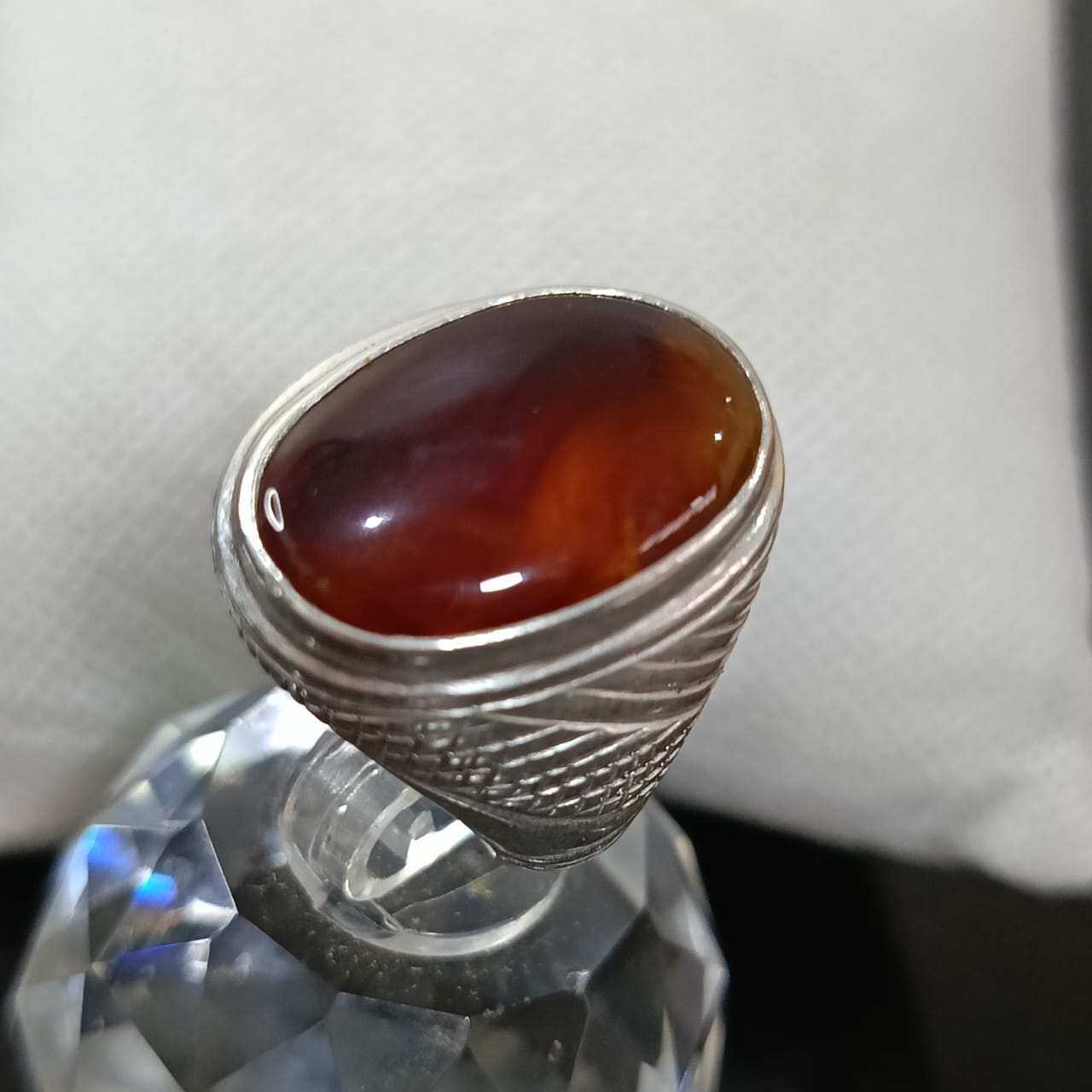 خاتم فضة بحجر كهرمان فواح