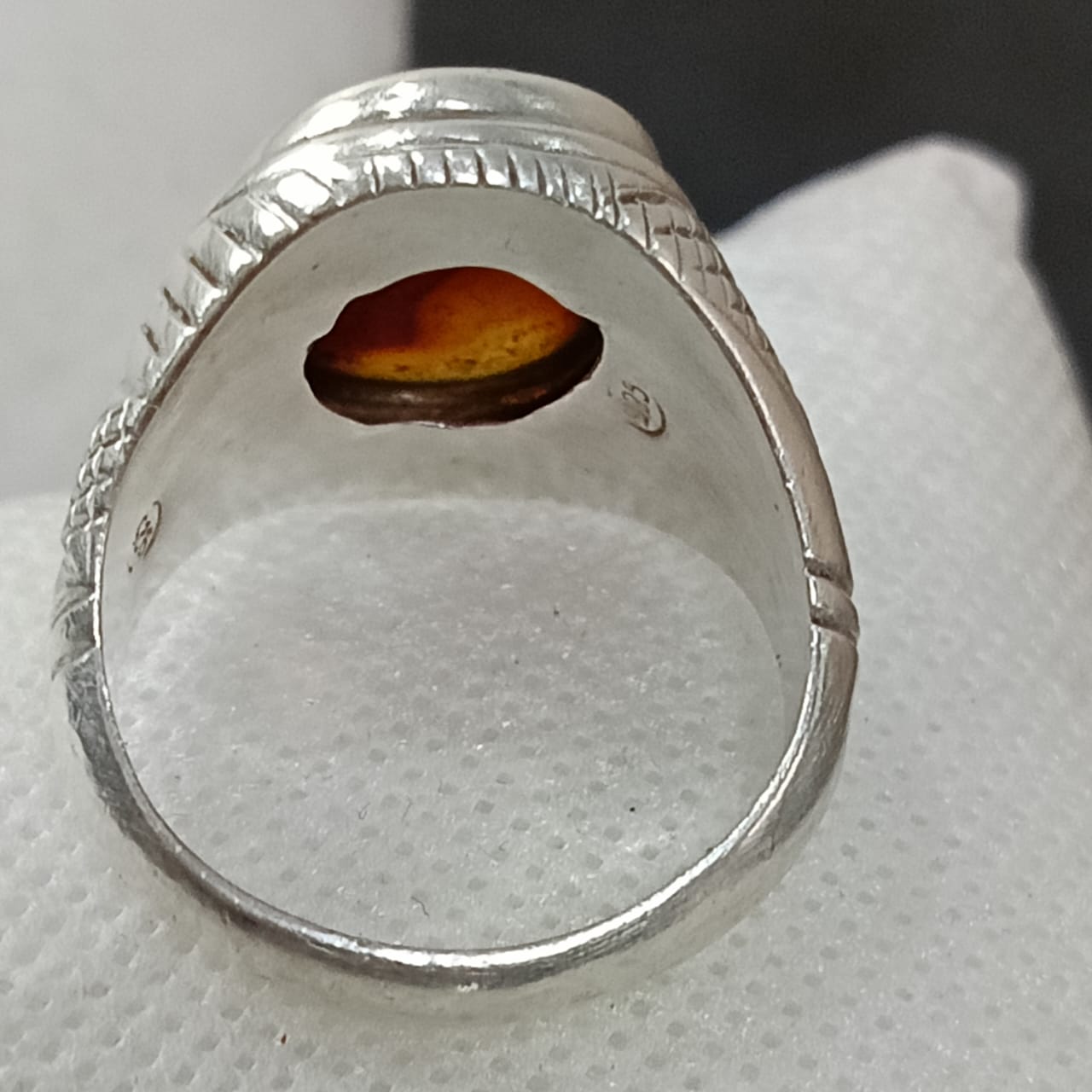 خاتم فضة بحجر كهرمان فواح