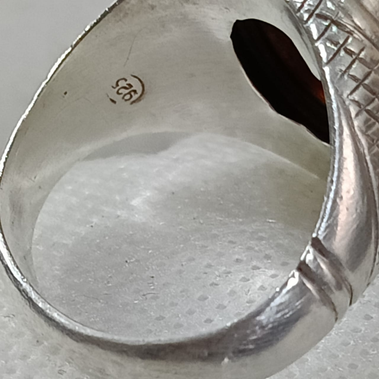 خاتم فضة بحجر كهرمان فواح