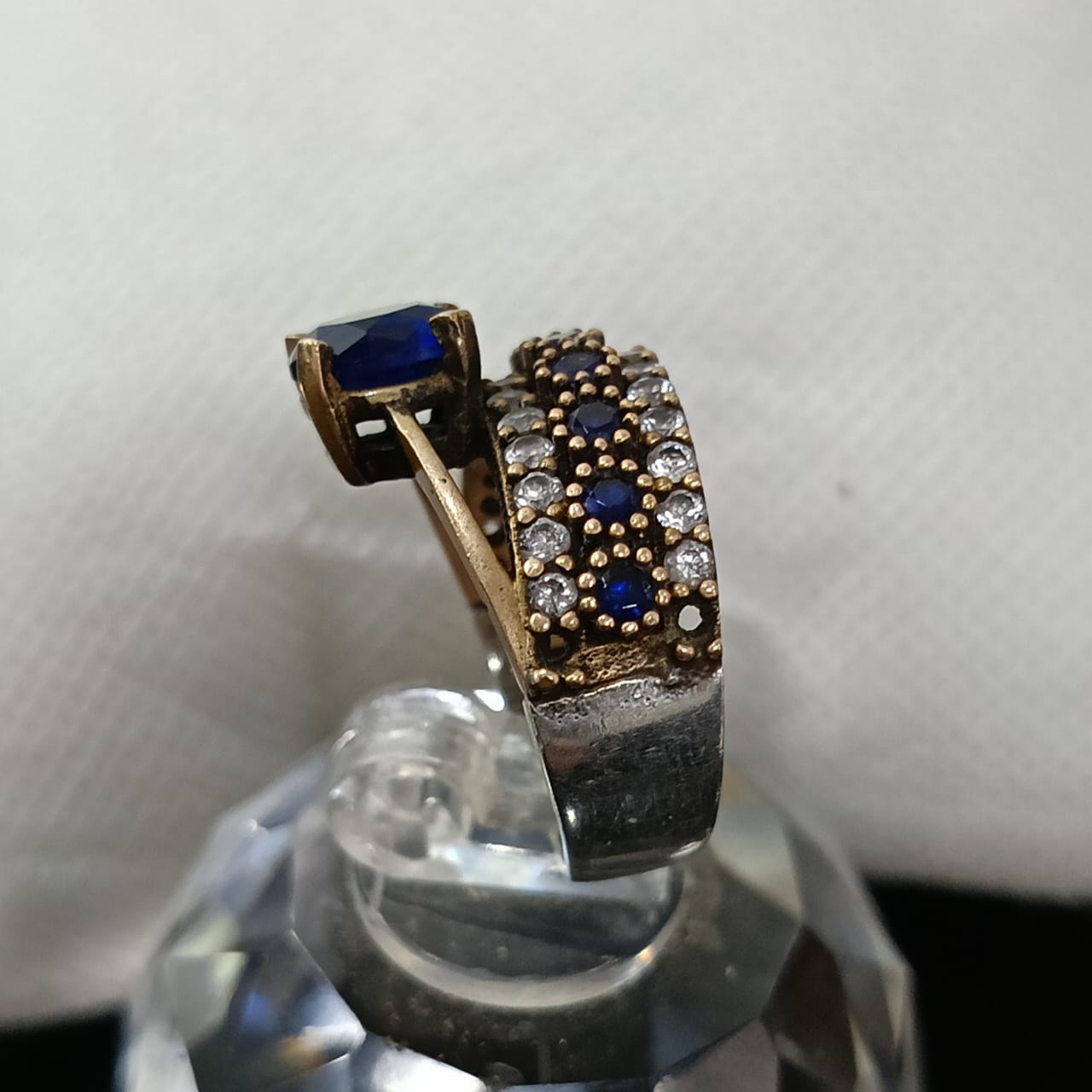 خاتم فضة نسائي مرصع بالأحجار