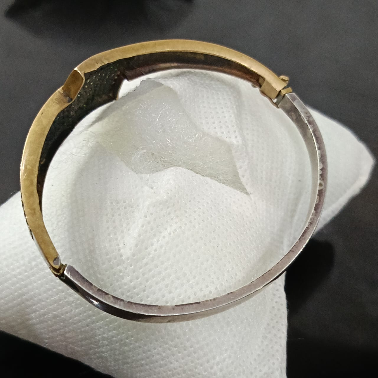 سوار فضة تحفة مرصع بالأحجار كريمة