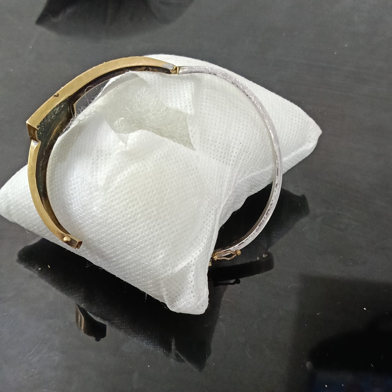 سوار فضة تحفة مرصع بالأحجار كريمة