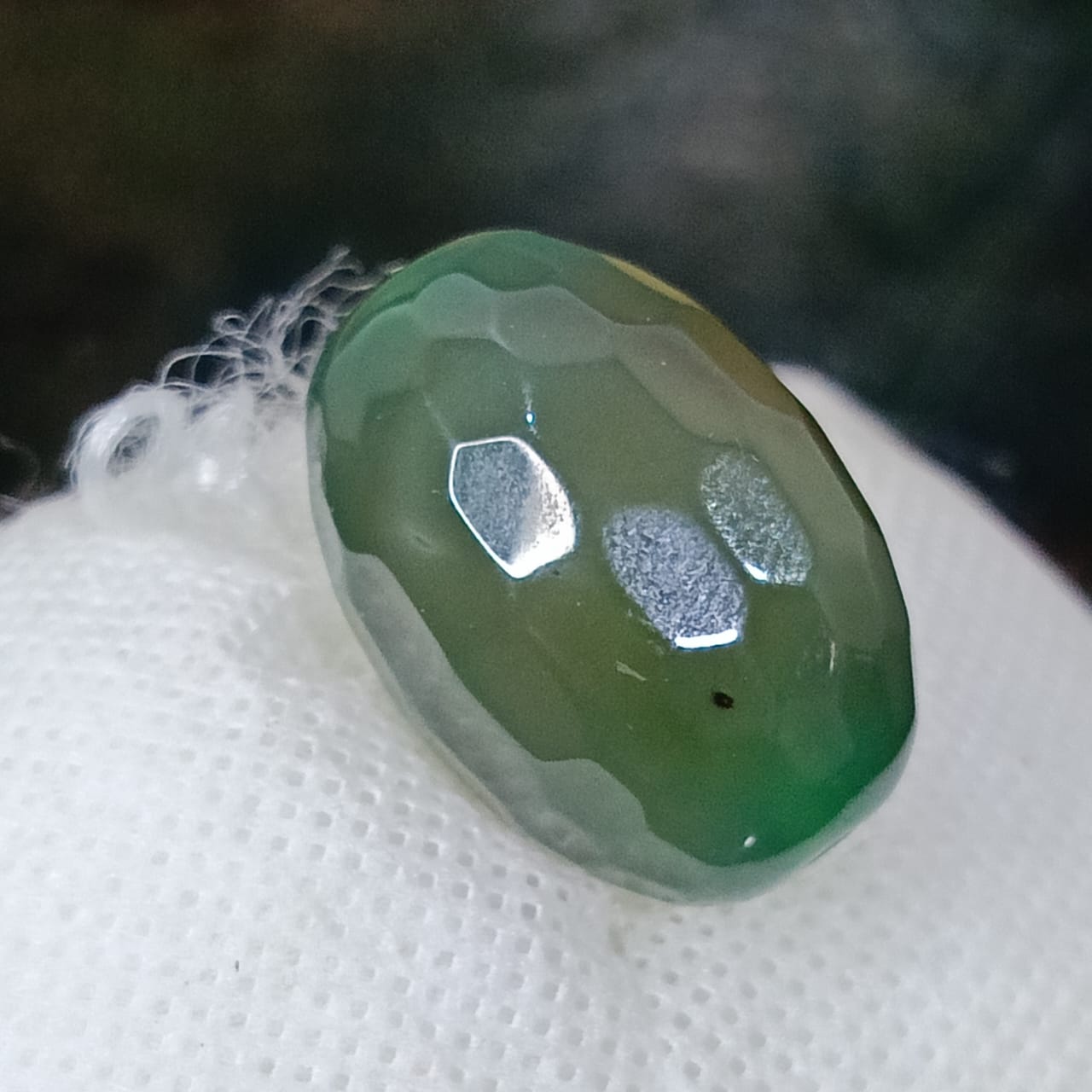 قلادة تحفة من حجر  جاد طبيعي