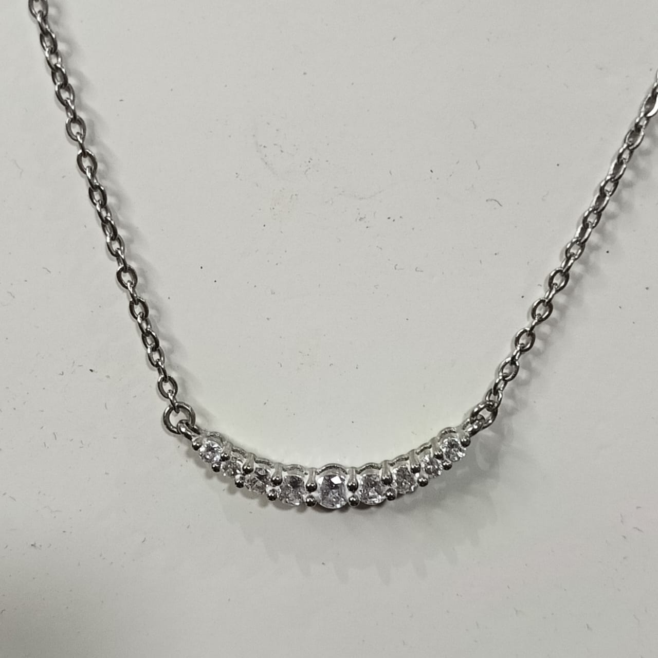 سلسلة فضة تحفة مرصعة بالأحجار