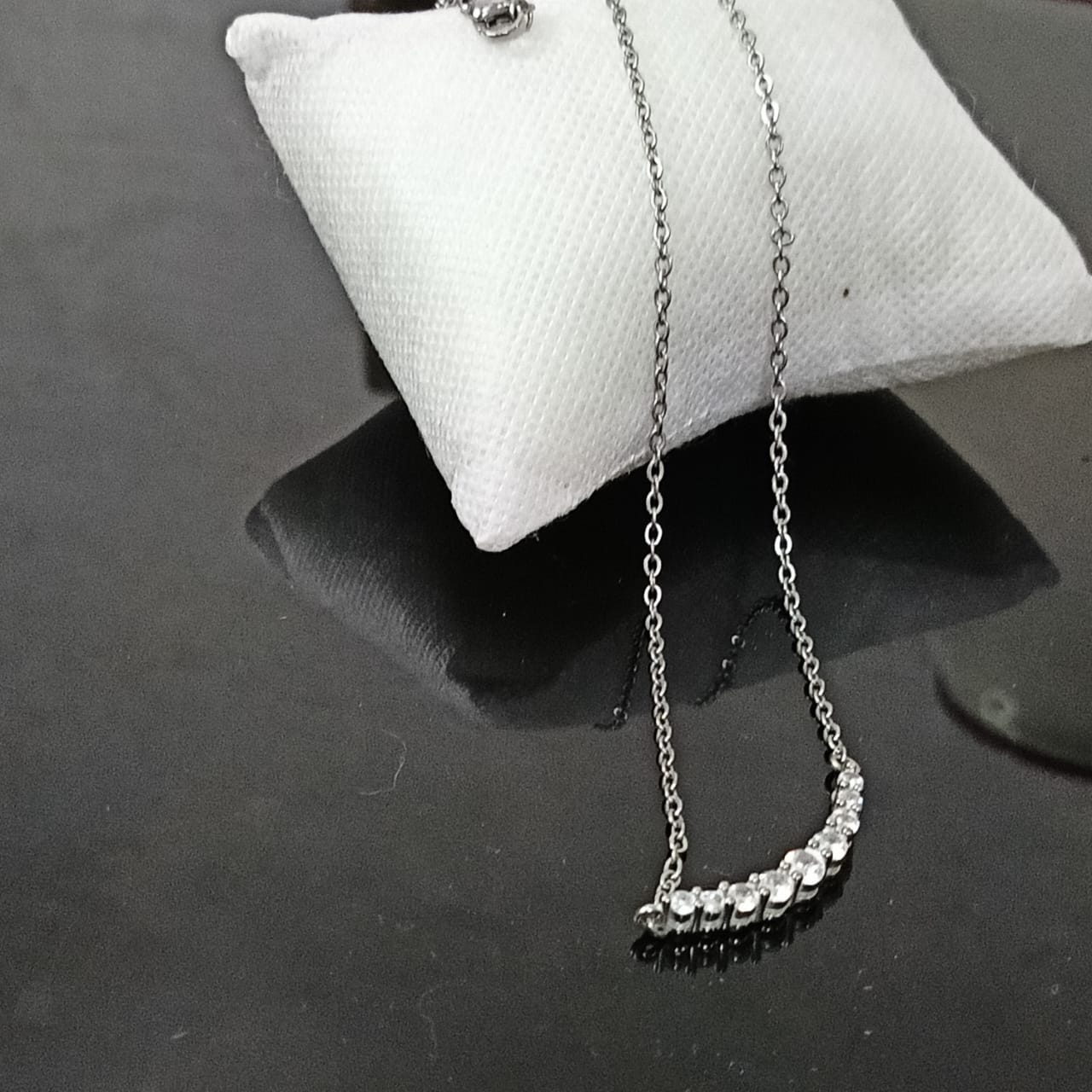 سلسلة فضة تحفة مرصعة بالأحجار