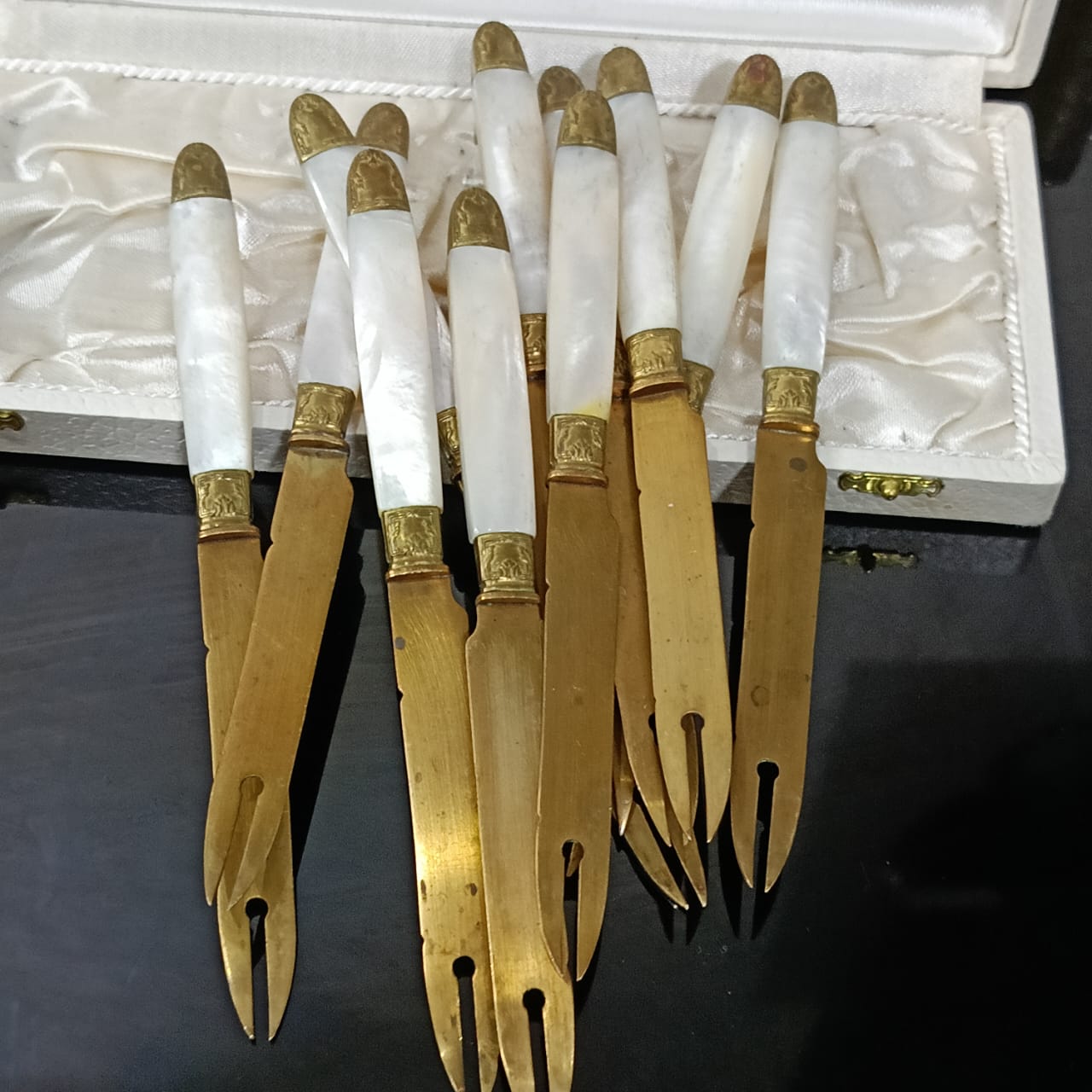 Coffret antique أشواك طعام بلاكي