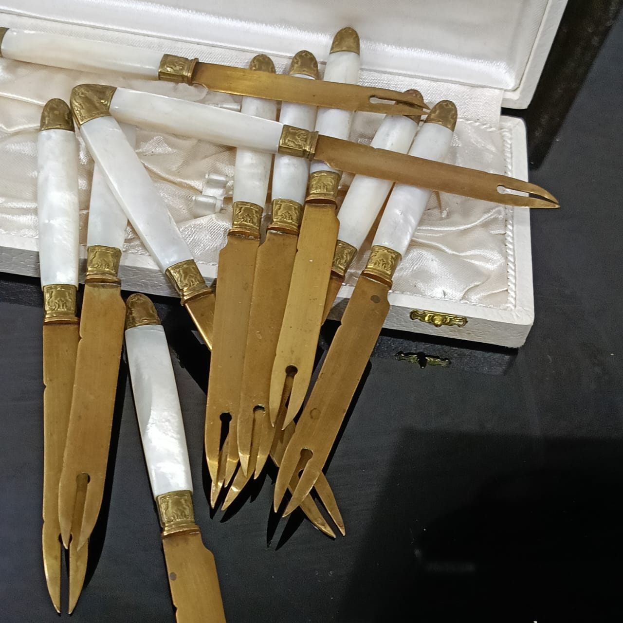 Coffret antique أشواك طعام بلاكي