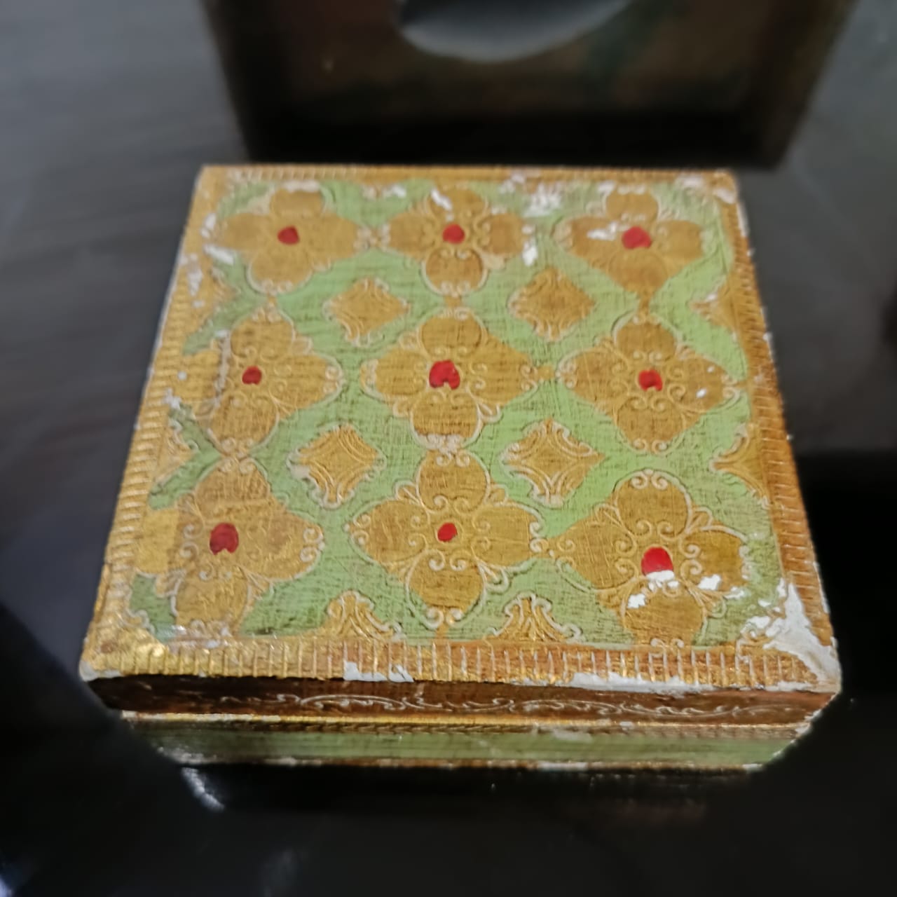 علبة مجوهرات تحفة خشب