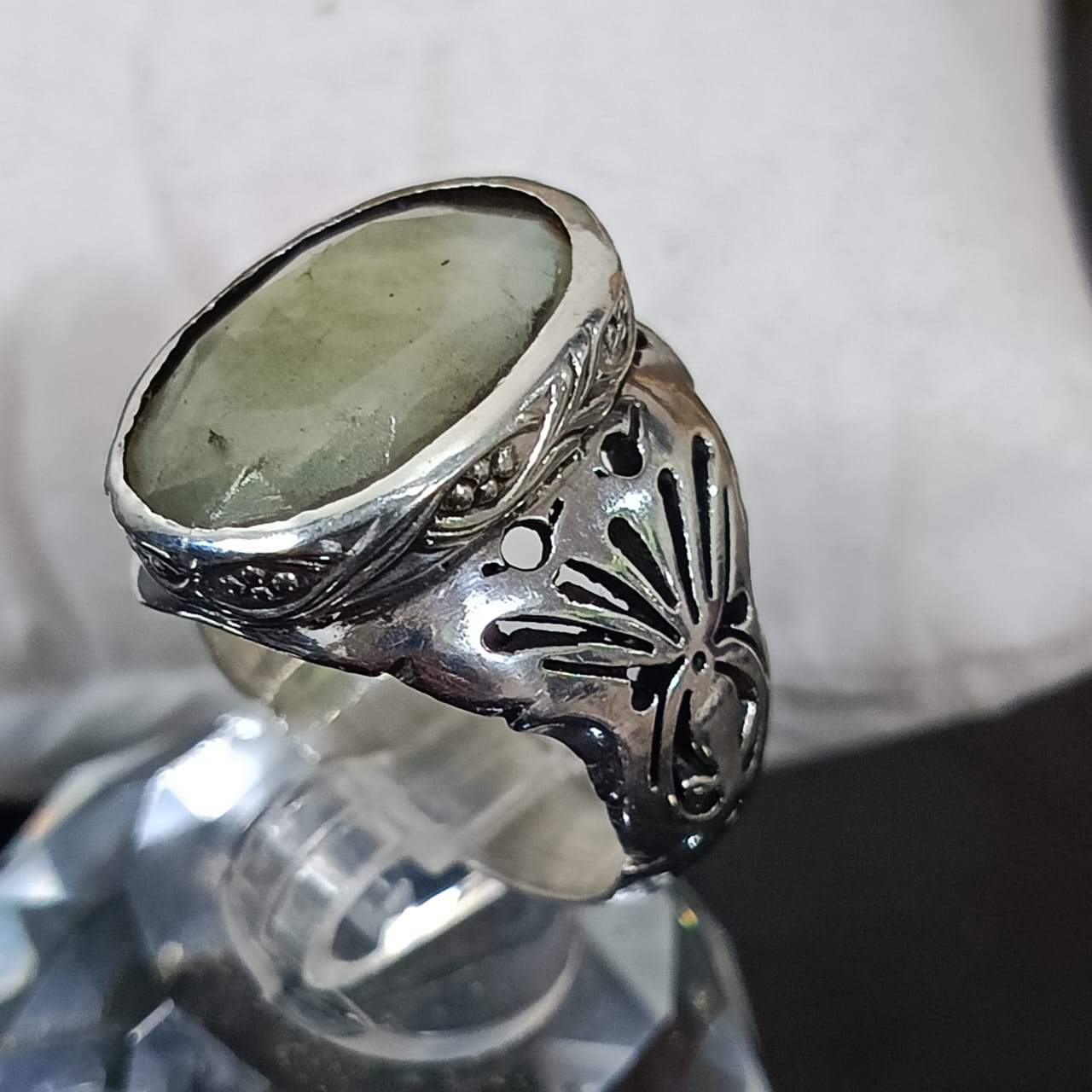 خاتم فضة بحجر زمرد طبيعي تحفة