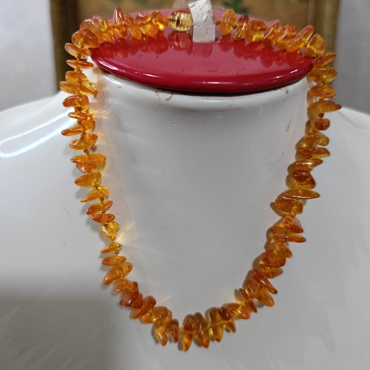 عقد تحفة صغير من كهرمان عطر