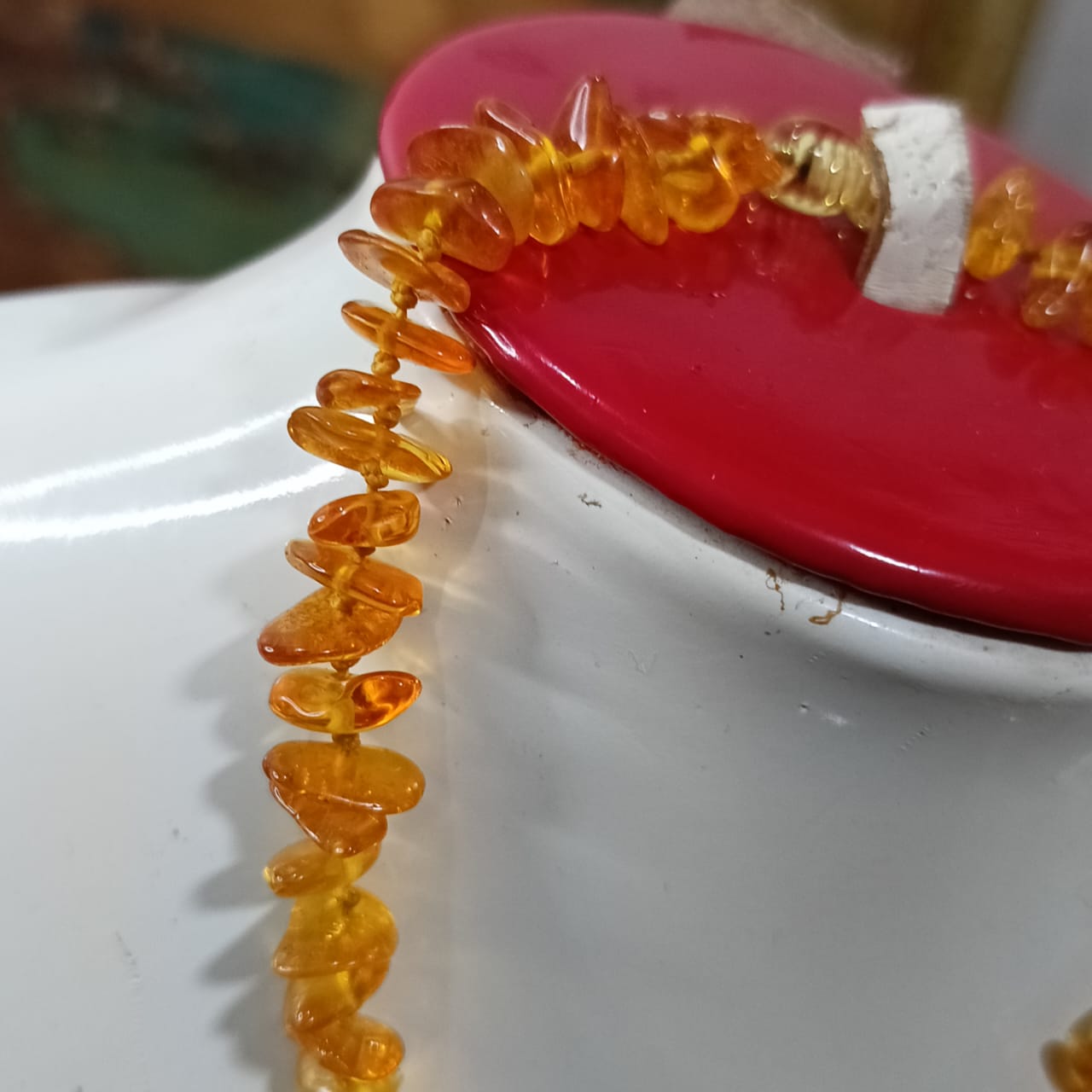 عقد تحفة صغير من كهرمان عطر