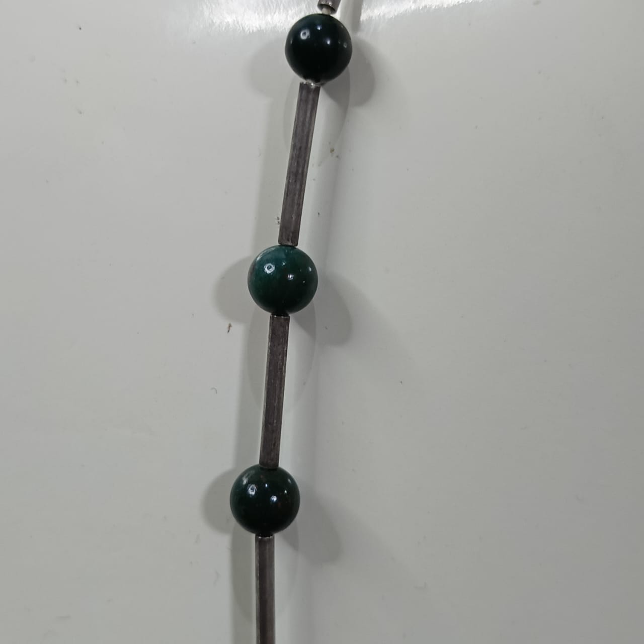 عقد تحفة من فضة وحجر جاد طبيعي