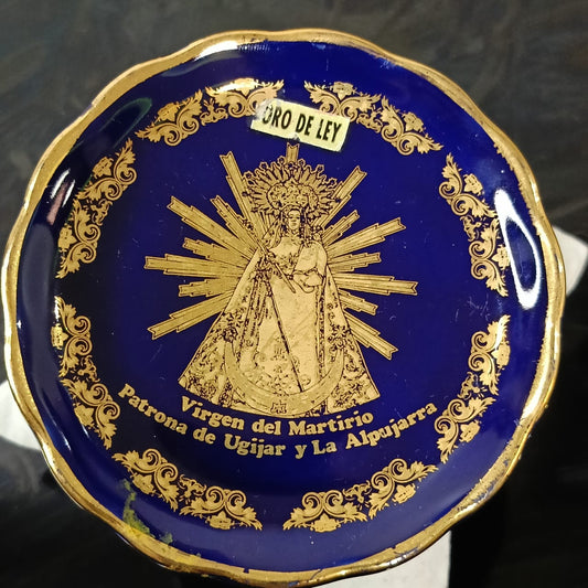 تحفة خزف برسومات ماء ذهب ديكور