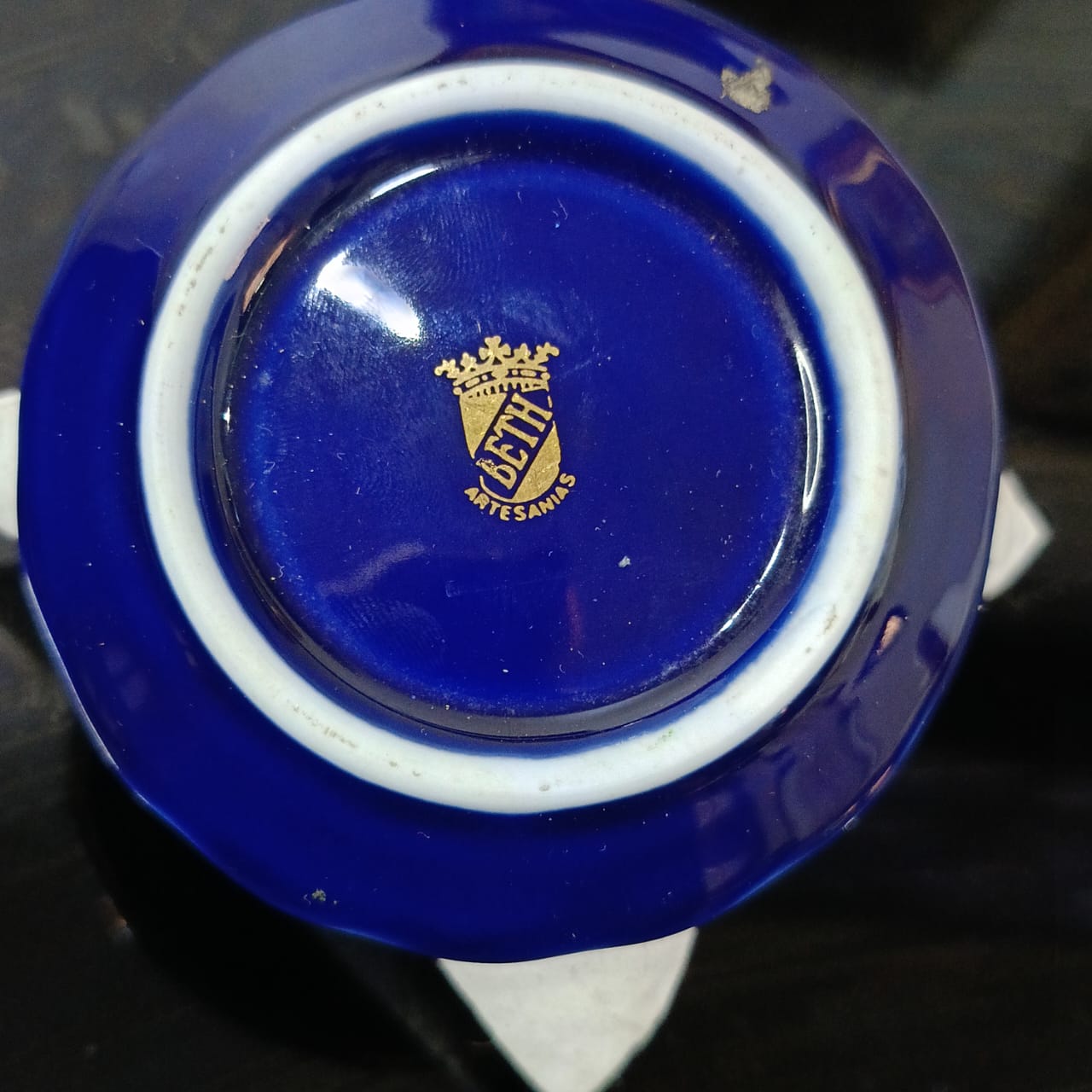 تحفة خزف برسومات ماء ذهب ديكور