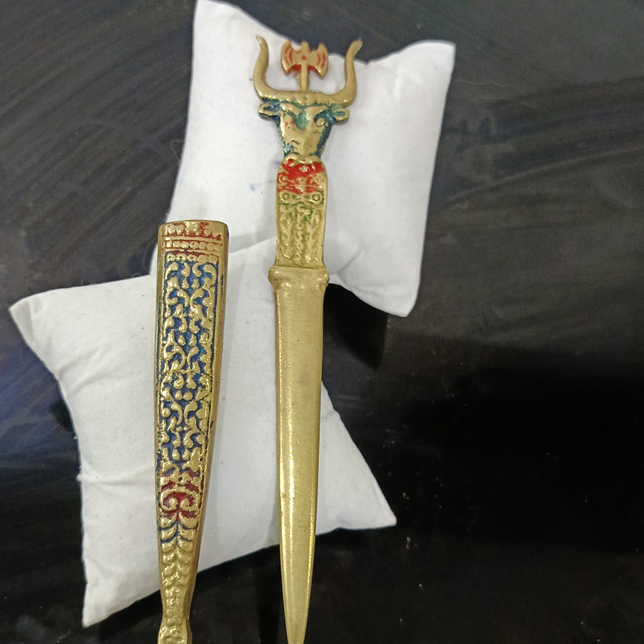 فاتح الأغلفة برونز