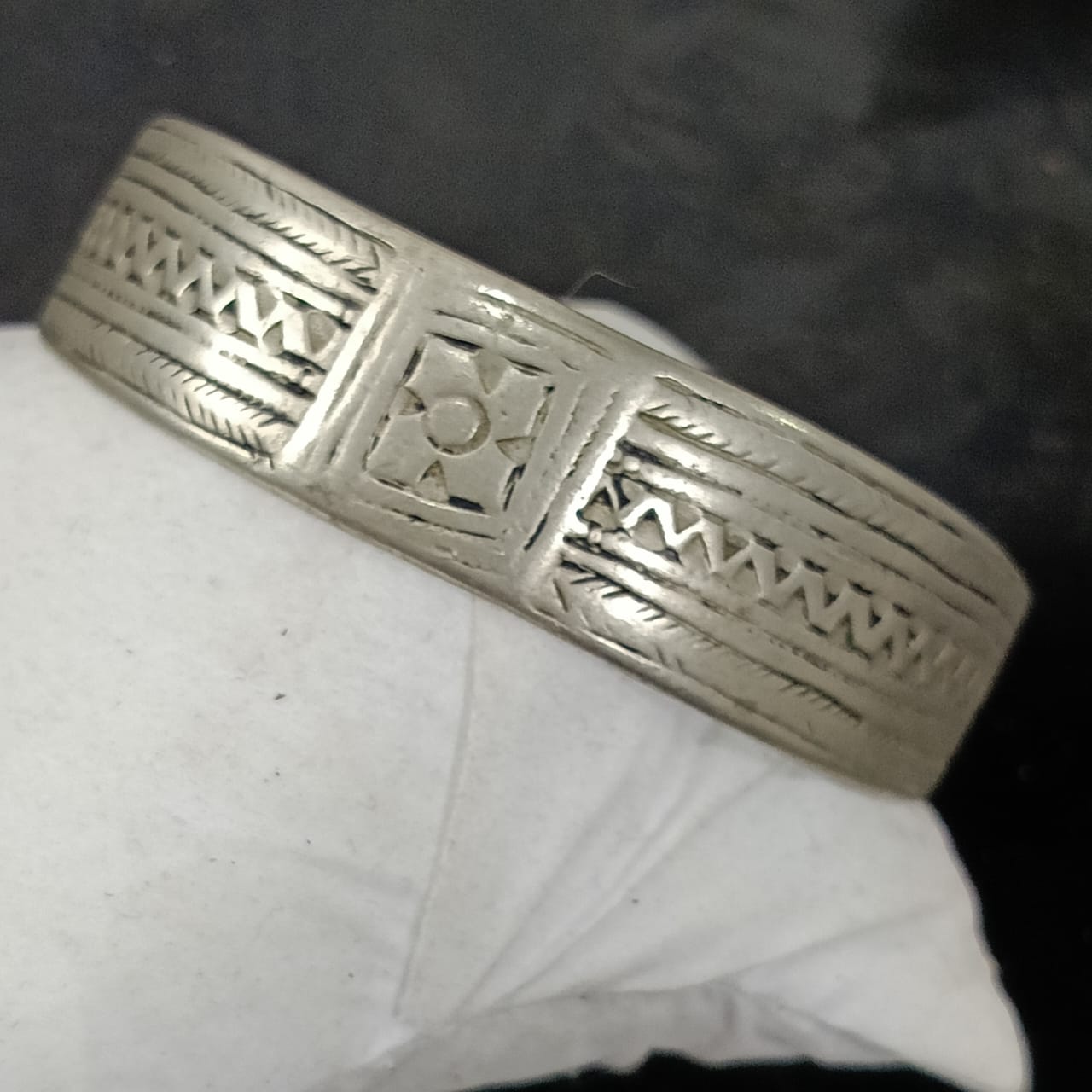 سوار قديم تحفة