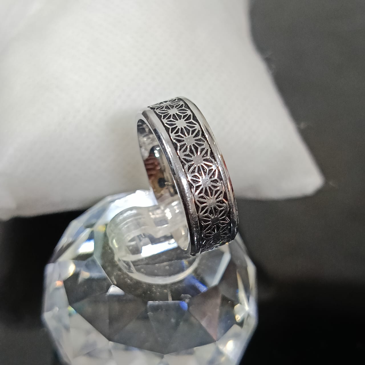 خاتم بلاكي أبيض