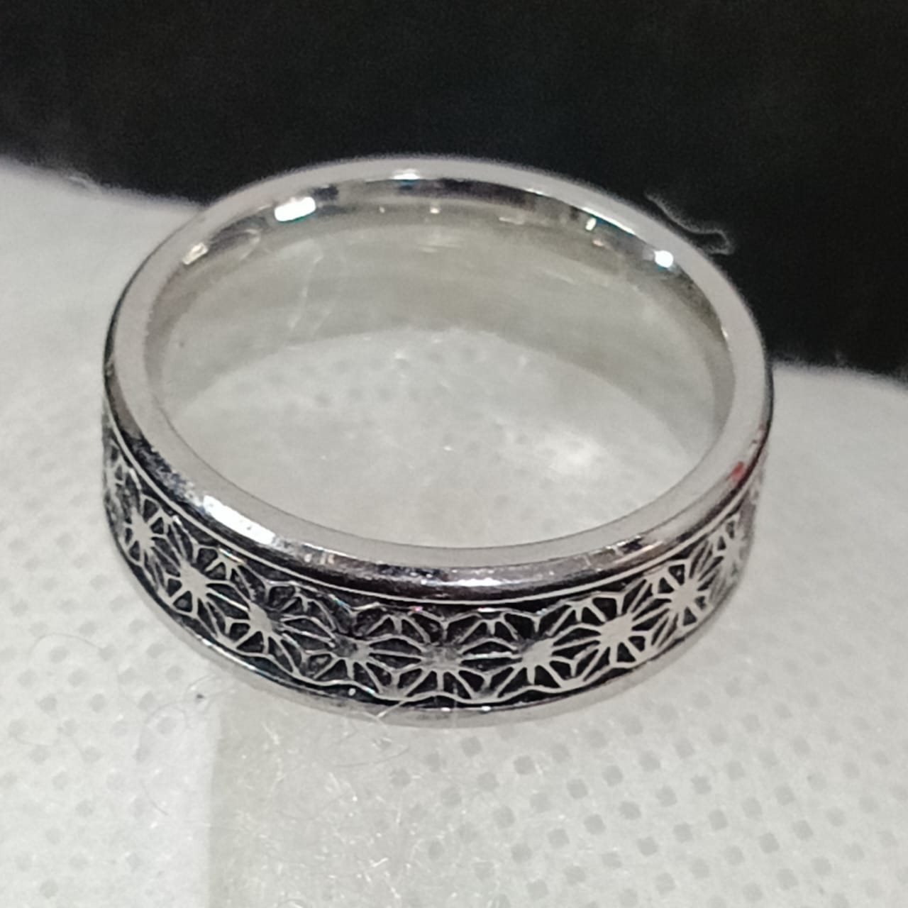 خاتم بلاكي أبيض