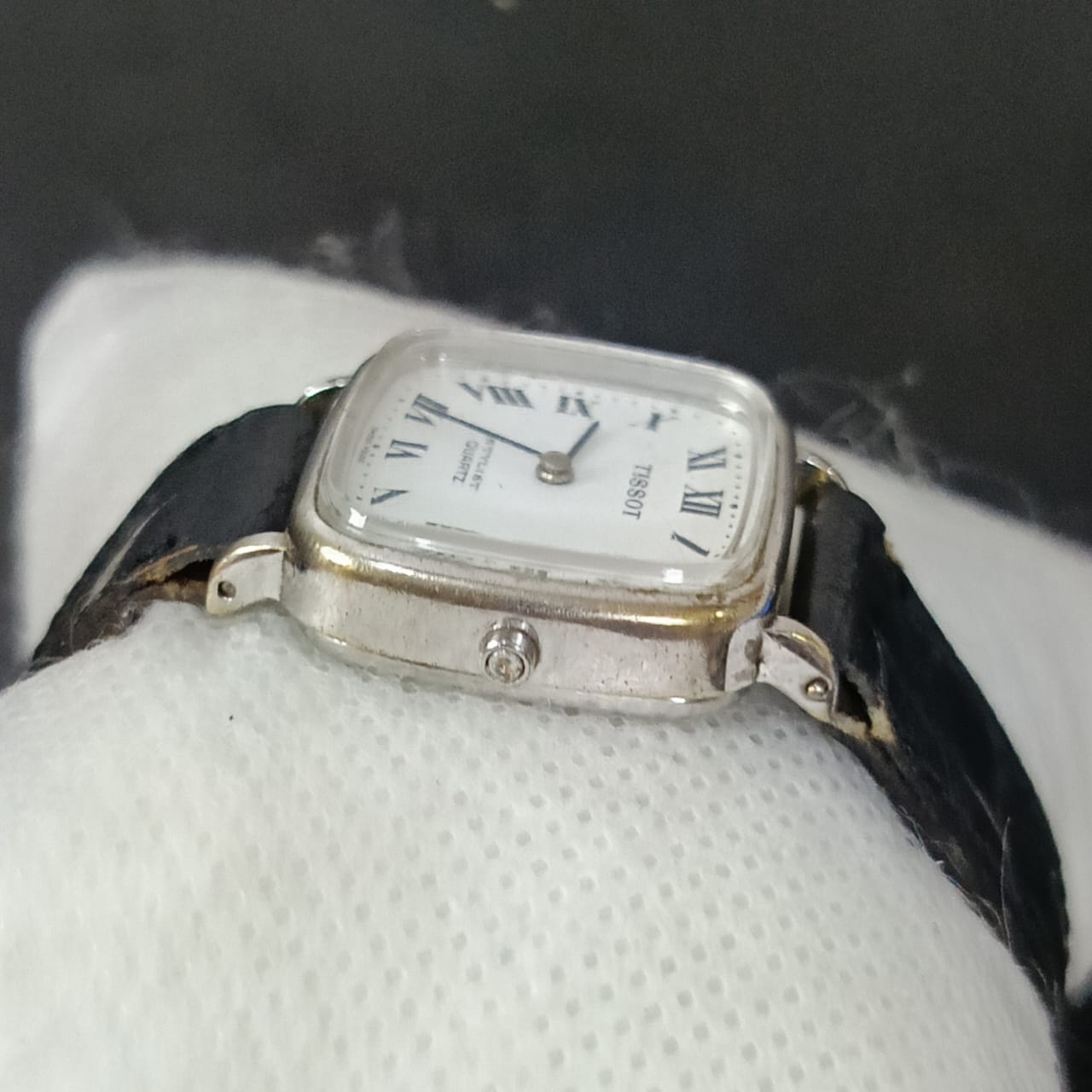 Montre Tissot quartz original femme plaqué or blanc