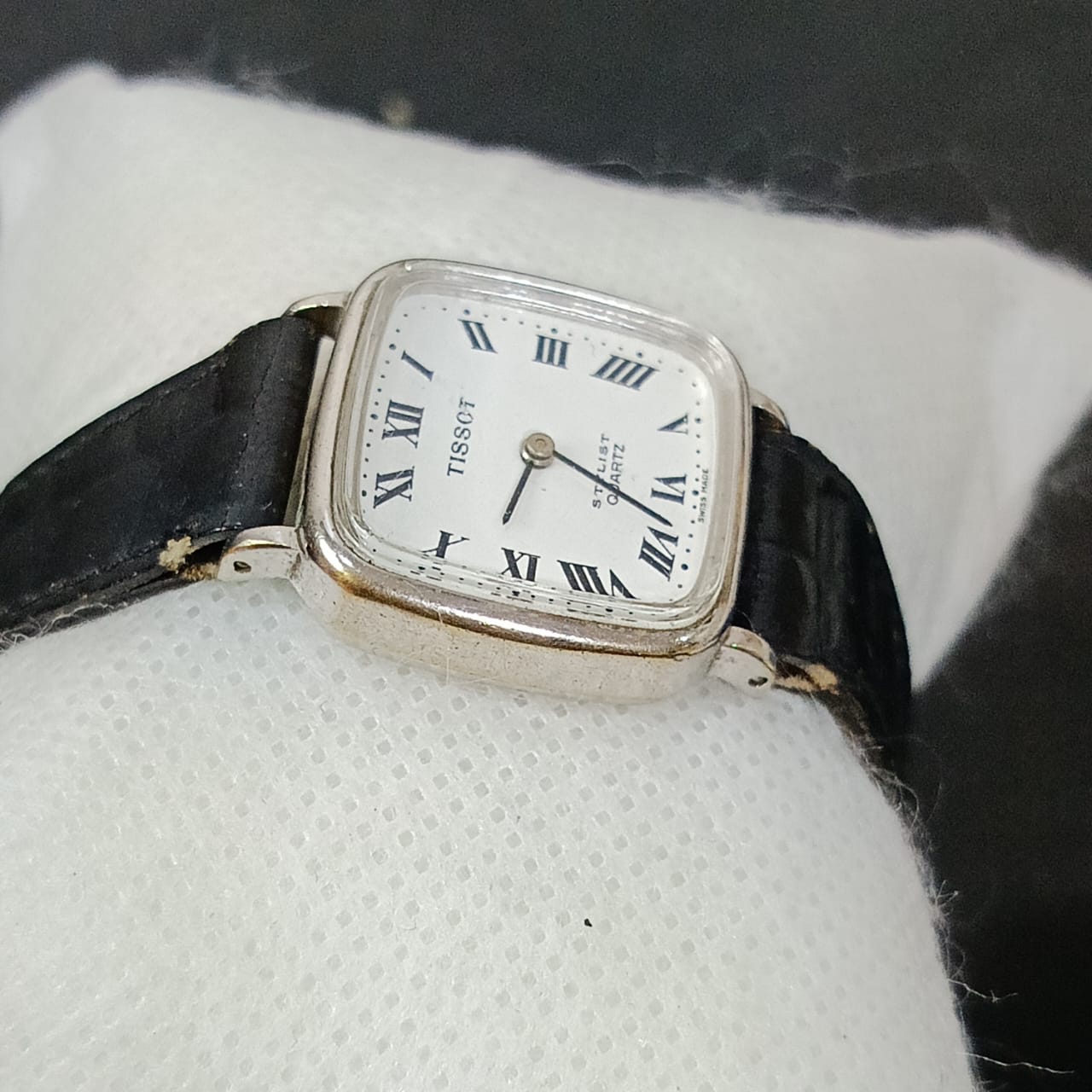 Montre Tissot quartz original femme plaqué or blanc