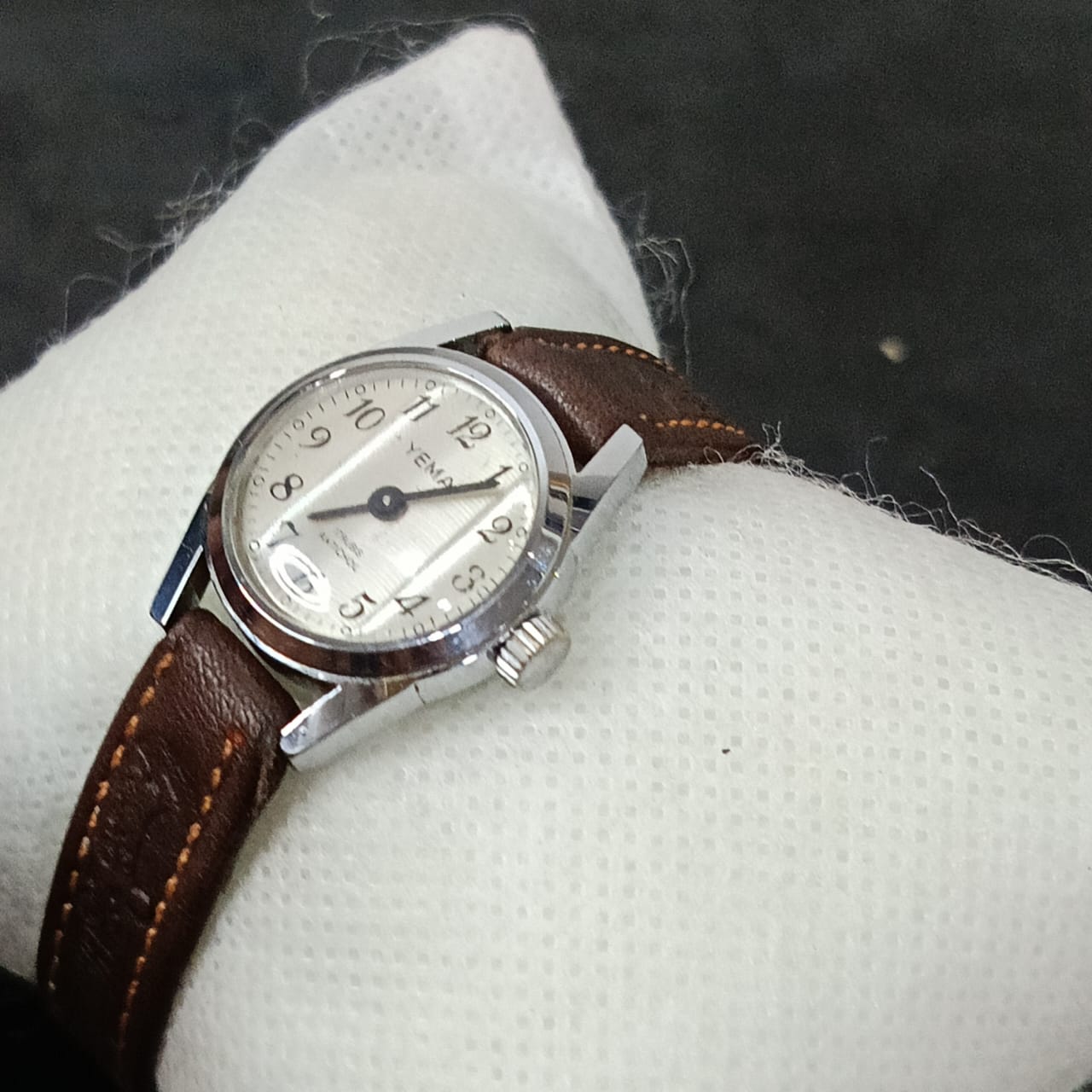 Montre yema mécanique femme original vintage