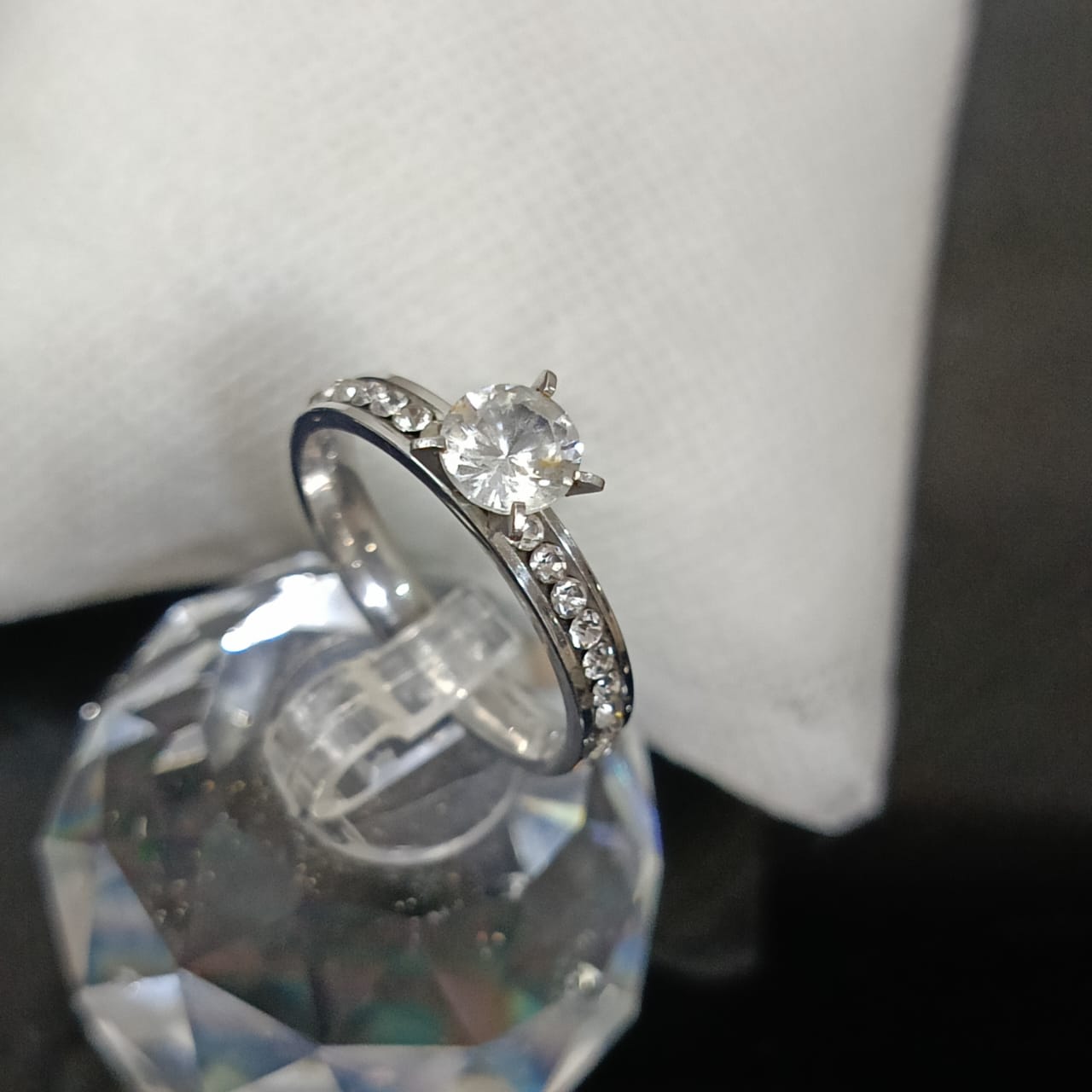 خاتم بلاكي أبيض