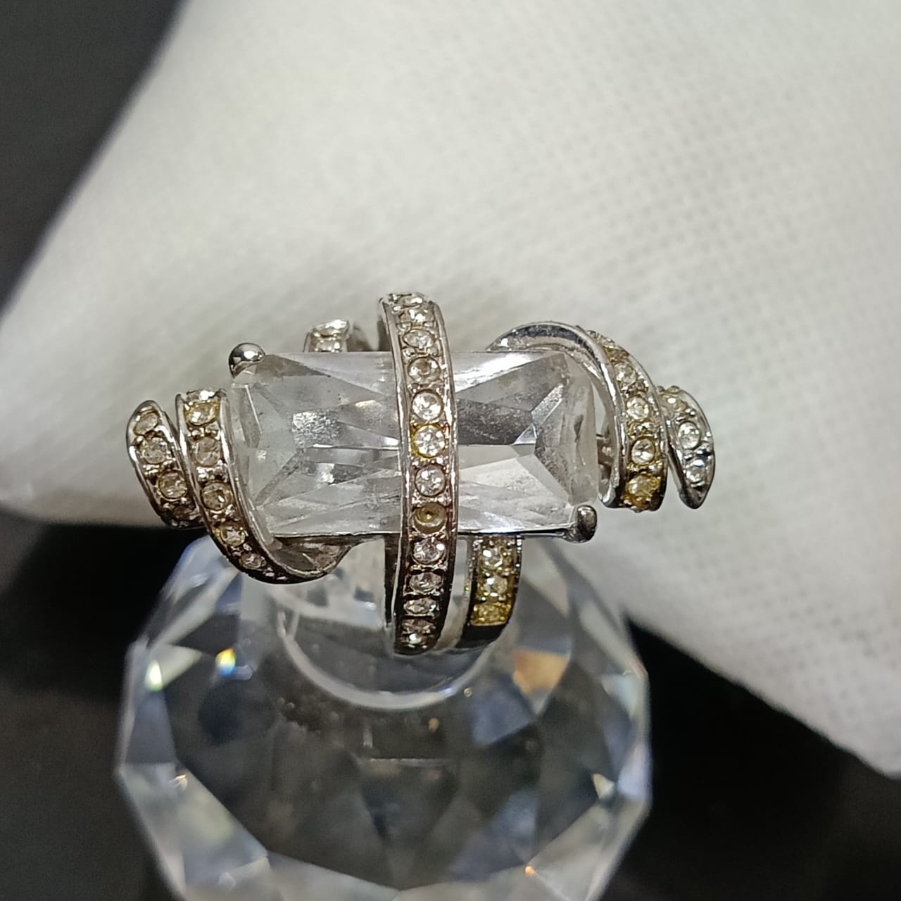 خاتم بلاكي أبيض بحجر دف نجفي