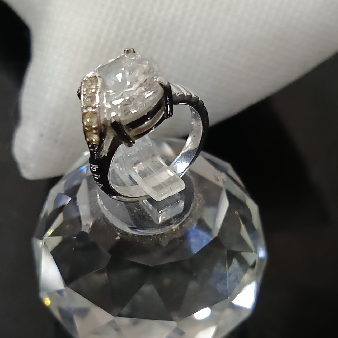 خاتم بلاكي أبيض