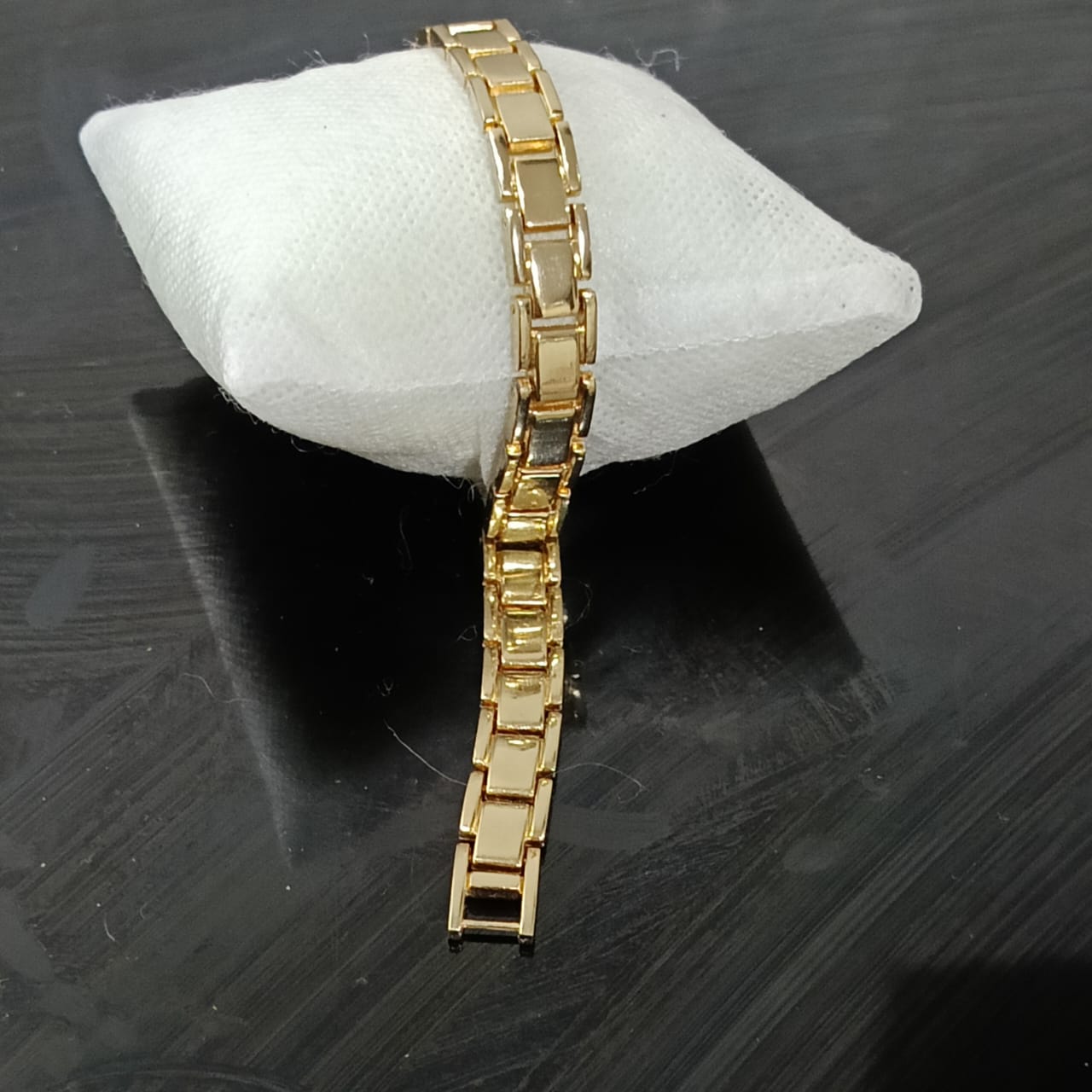 سوار نسائي بلاكي