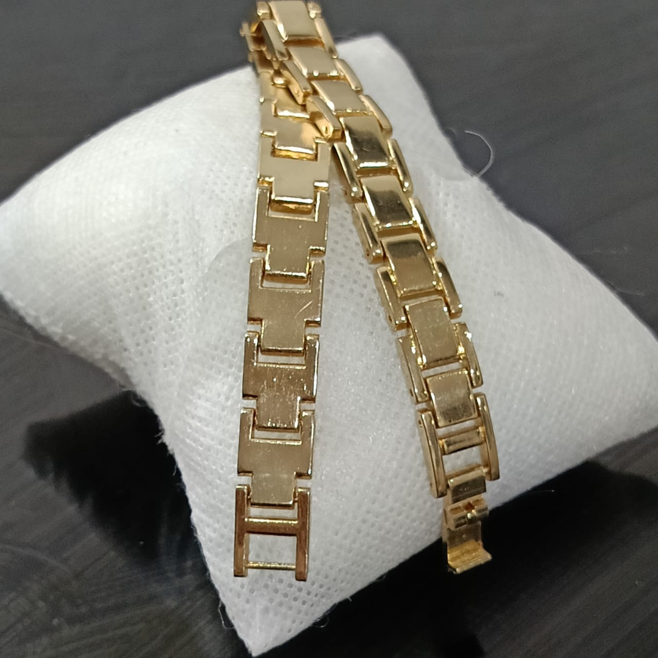 سوار نسائي بلاكي