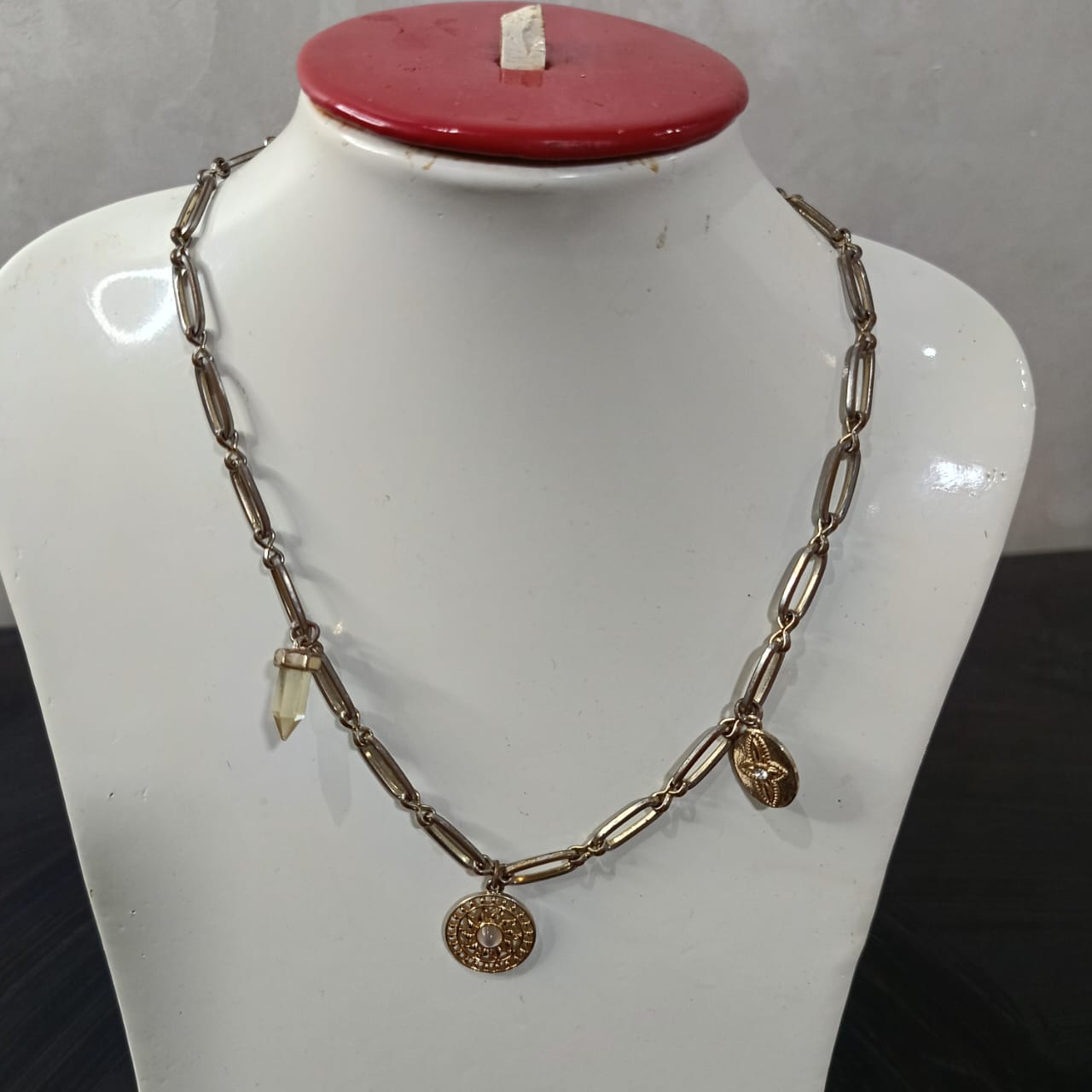 سلسلة قديمة نحاس