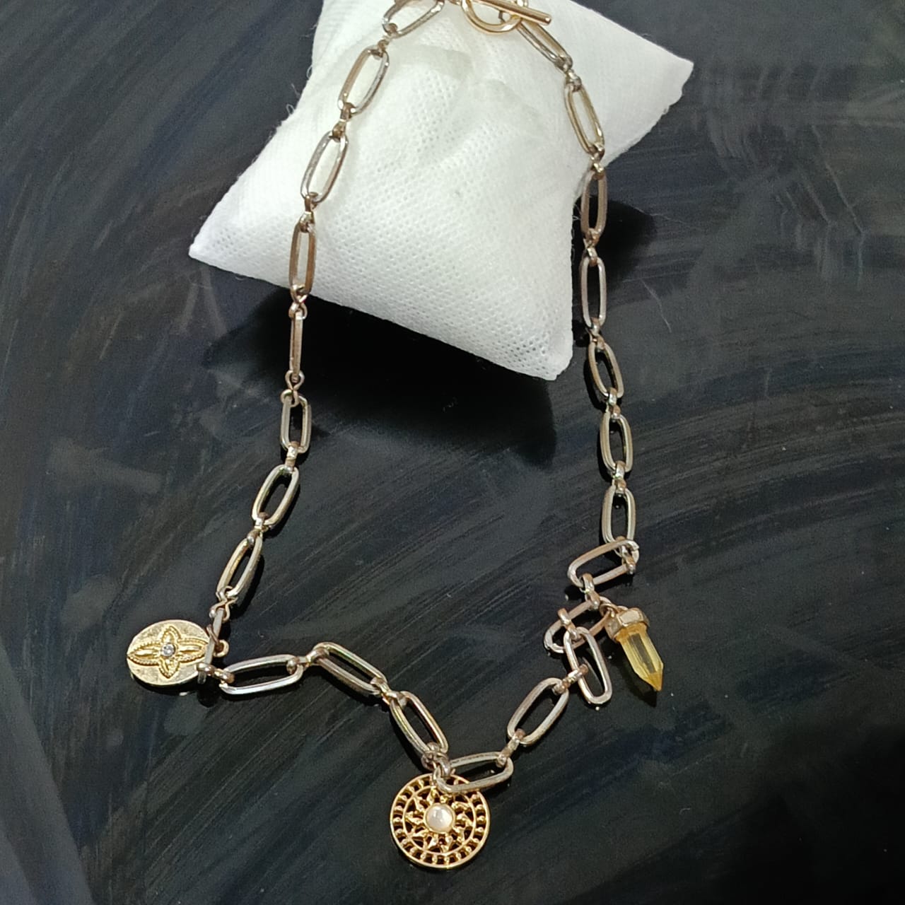 سلسلة قديمة نحاس